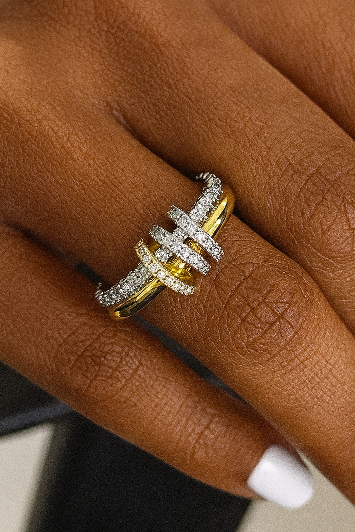 Altın Ve Gümüş Renk Taş Detaylı Yüzük