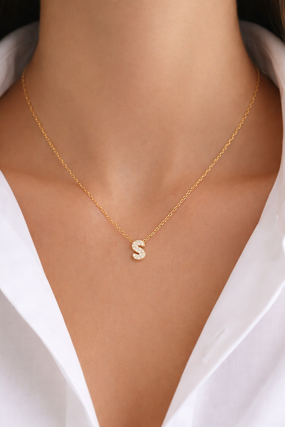 Altın Renk Taş Detaylı S Harfli Mini Çelik Kolye