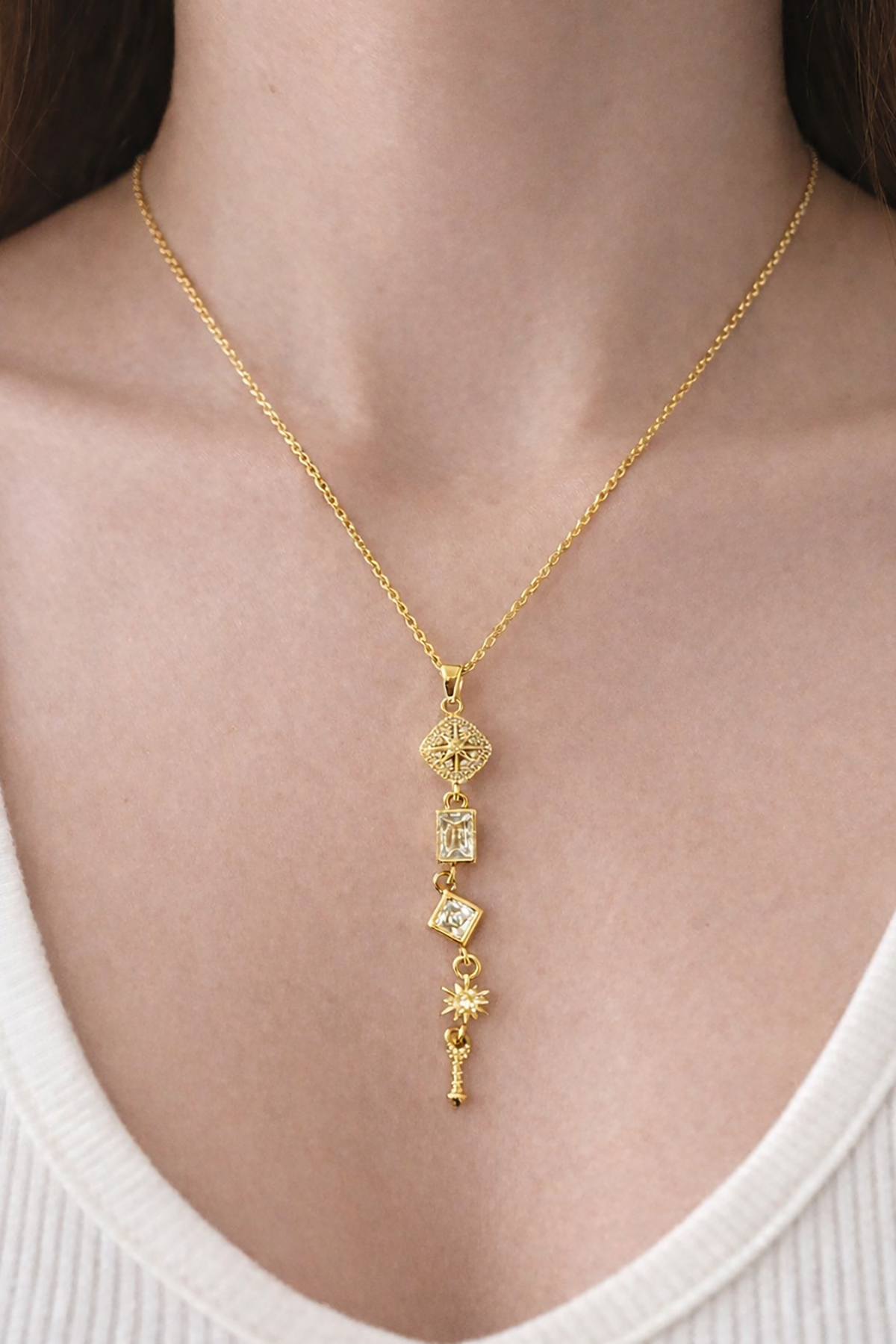 Altın Renk Taş Detaylı Y Kolye