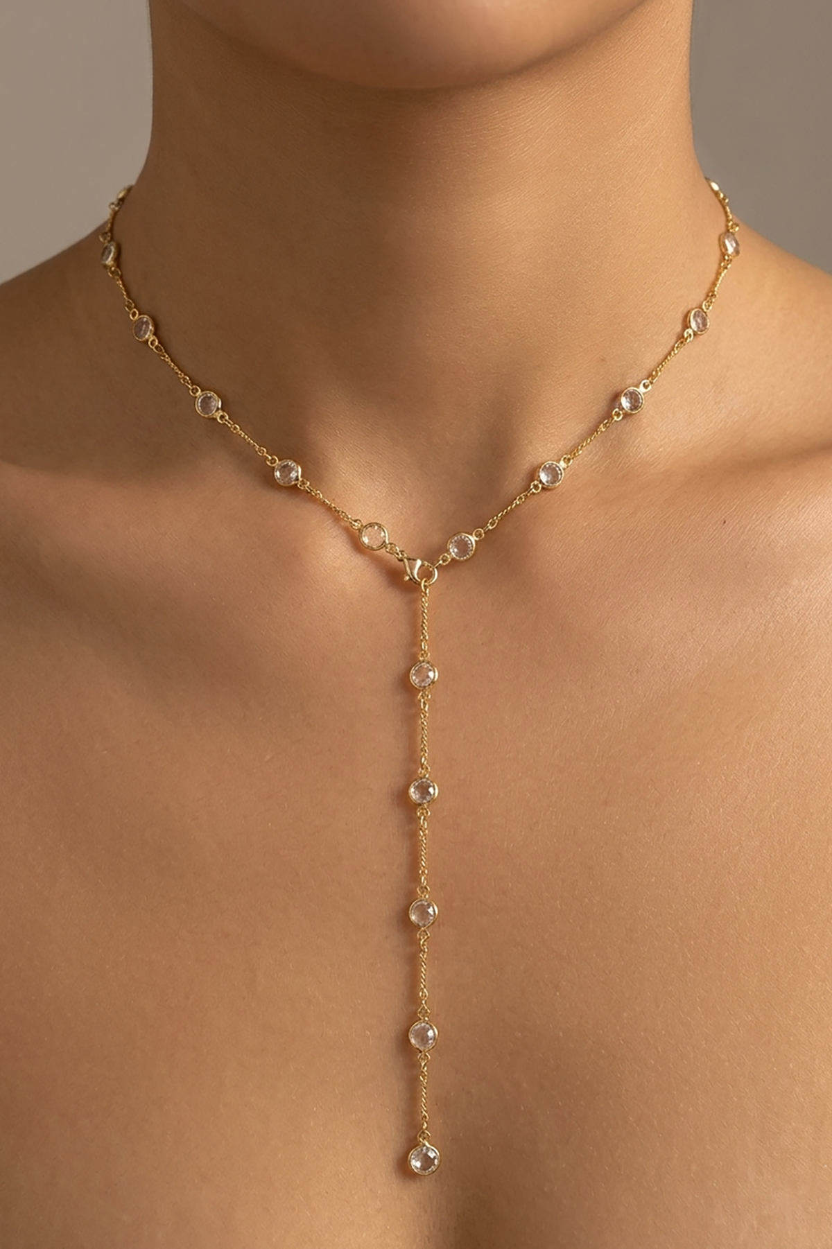 Altın Renk Taş Detaylı Çelik Y Kolye