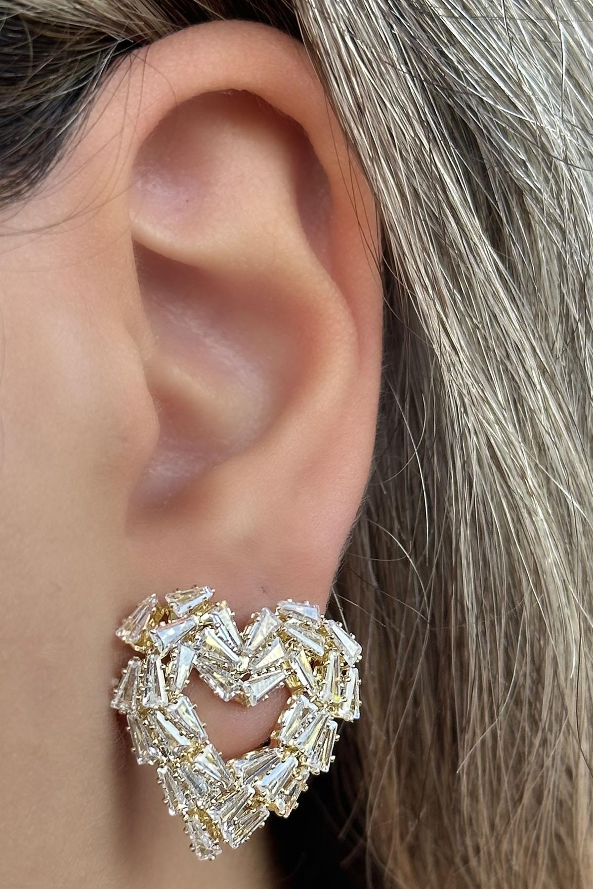 Altın Renk Kalp Figürlü Taş Detaylı Küpe (Çift)