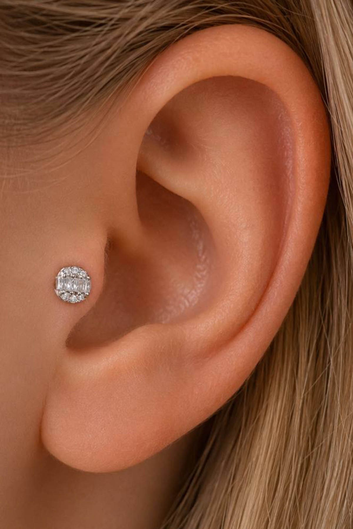 Gümüş  Renk  Taşlı Cerrahi Çelik Tragus/Kıkırdak Küpe/Piercing (Tek)