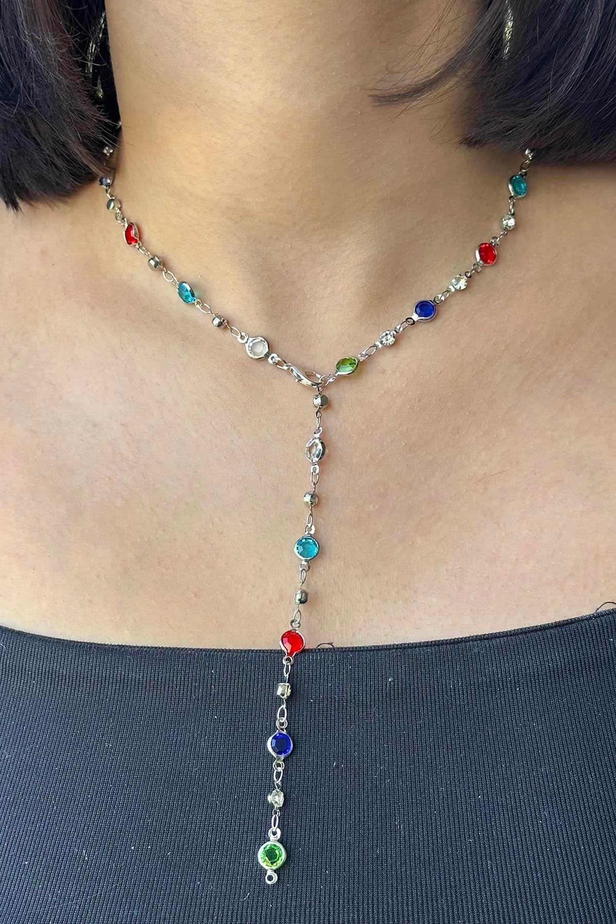 Gümüş Renk Taş Detaylı Çelik Y Kolye