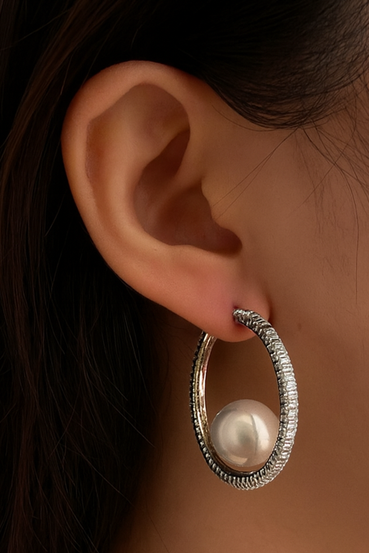 Gümüş Renk Taş Ve İnci Detaylı Halka Küpe (Çift)