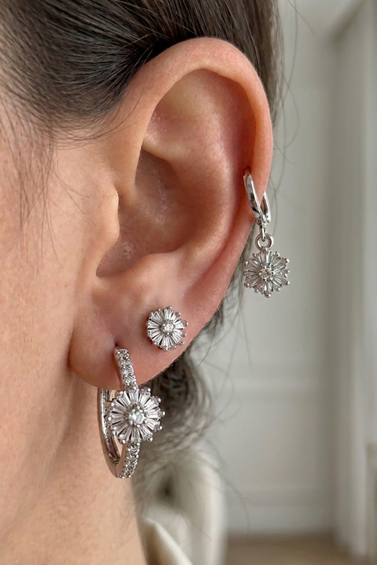 Gümüş Renk Taş Detaylı 3'lü YSX Küpe Set