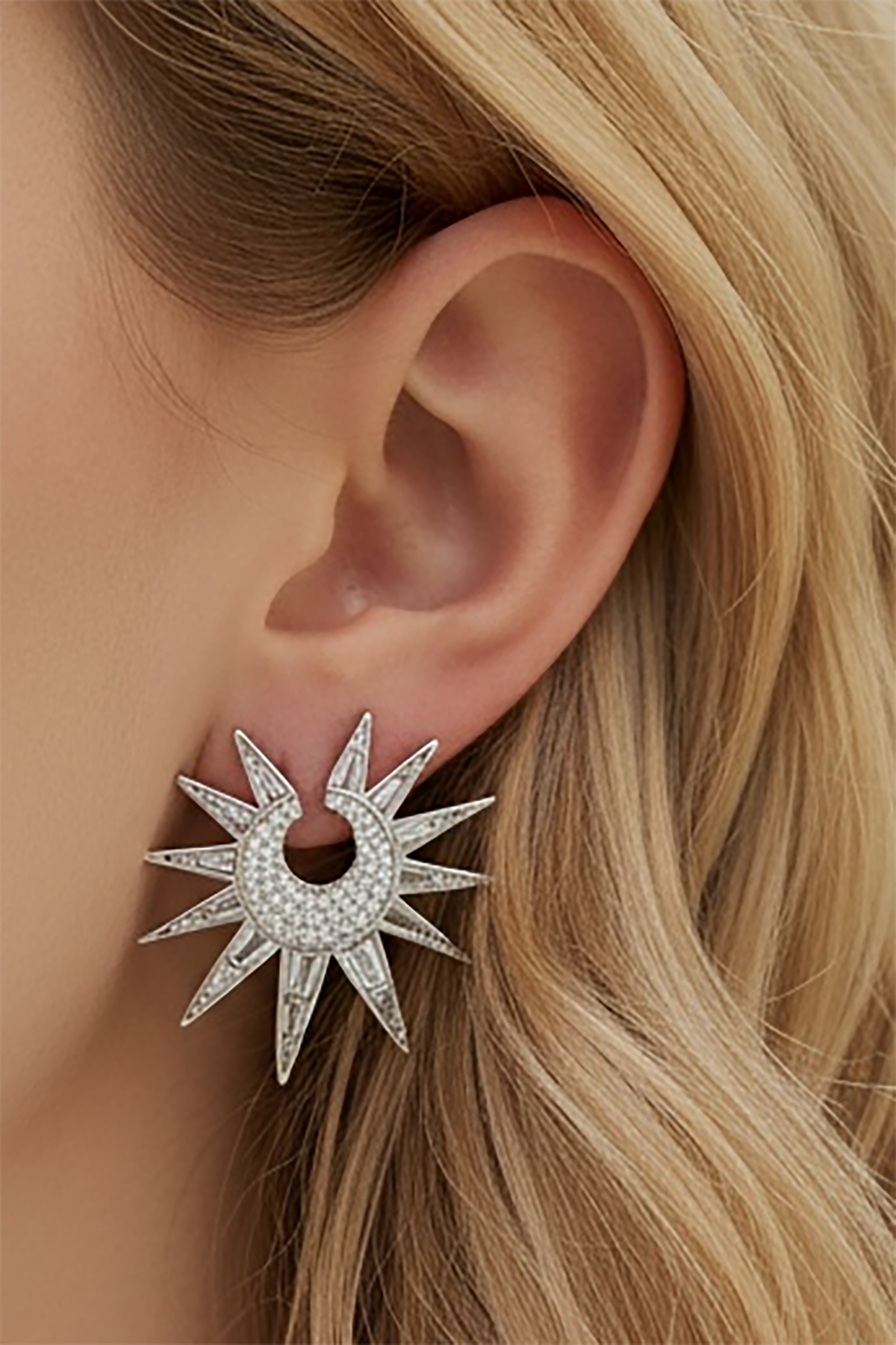 Gümüş Renk Taş Detaylı Küpe (Çift)