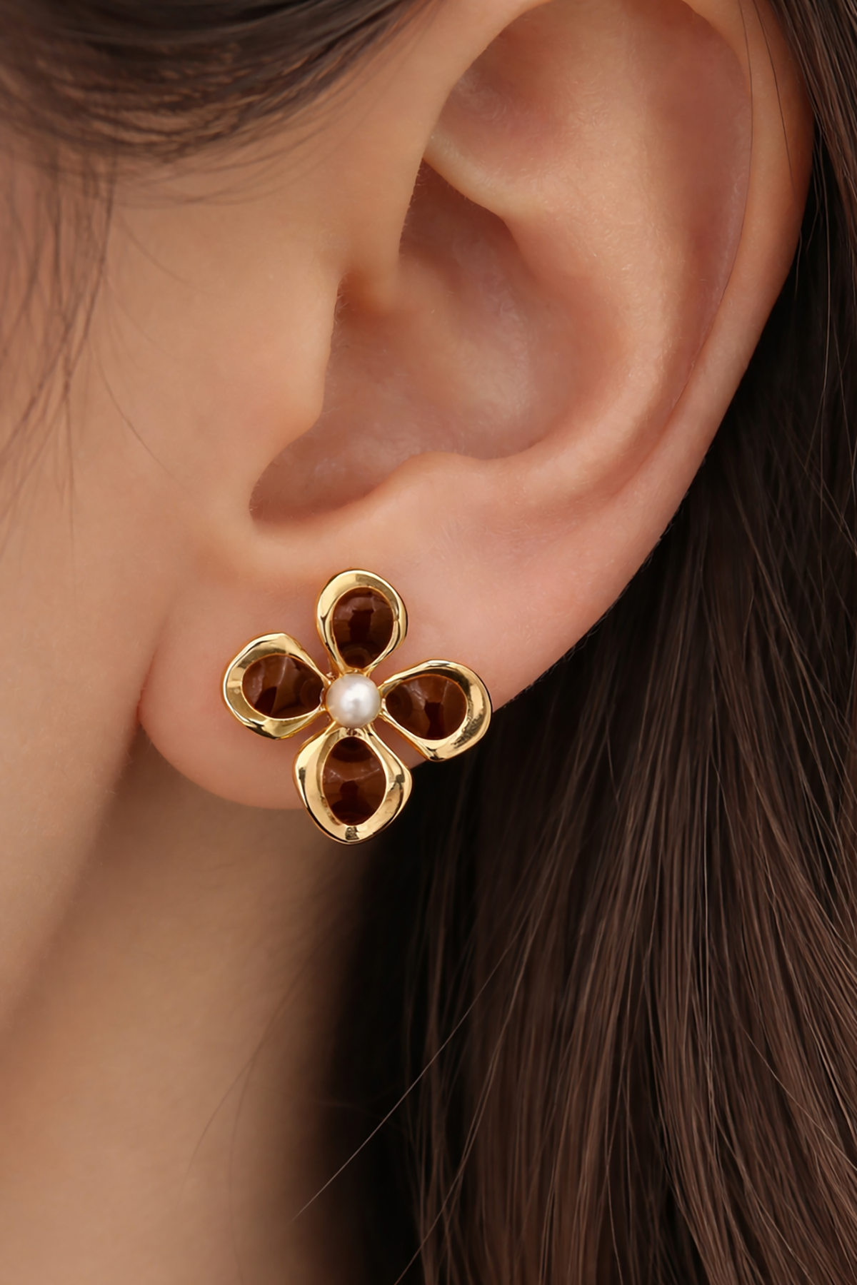 Altın Ve Kahve Renk Çiçek Figürlü Küpe (Çift)