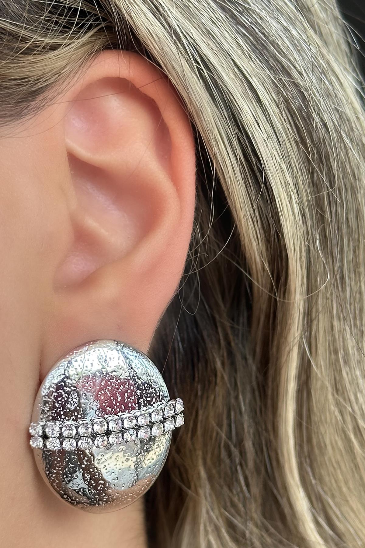 Gümüş Renk Taş Detaylı  Çelik Küpe (Çift)