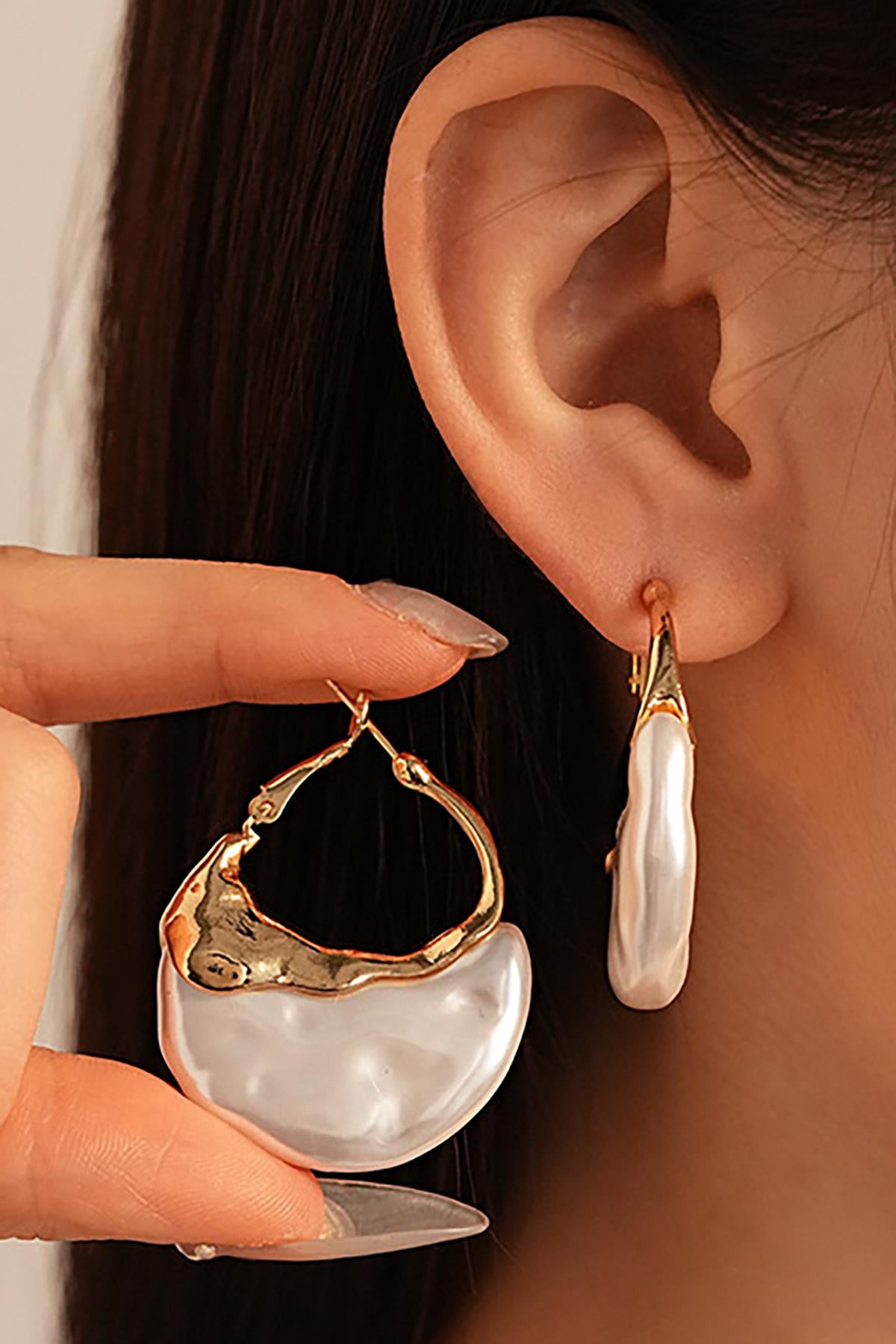 Altın Renk İnci Detaylı Küpe (Çift)