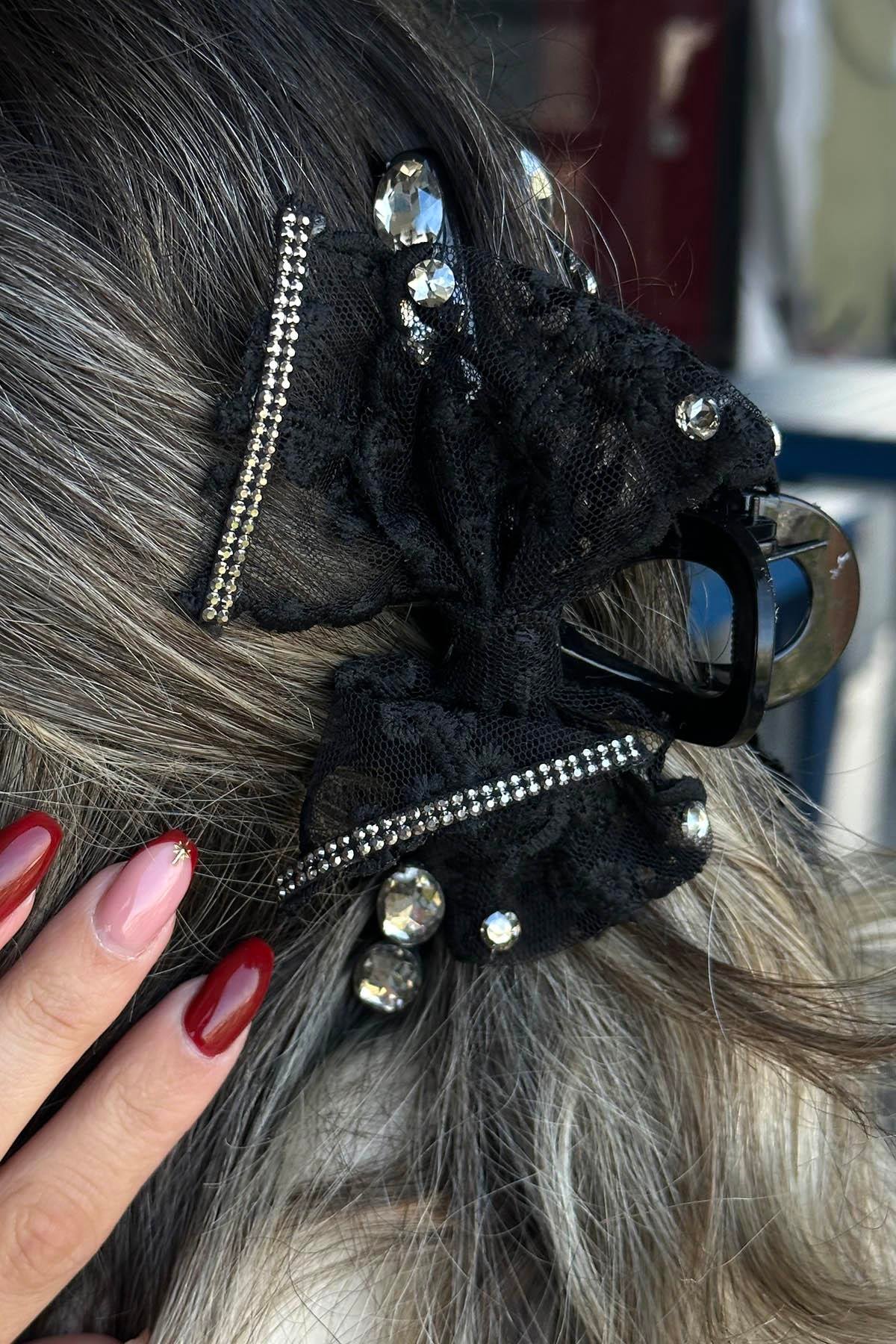 Siyah Renk Kelebek Figürlü Mandal Toka