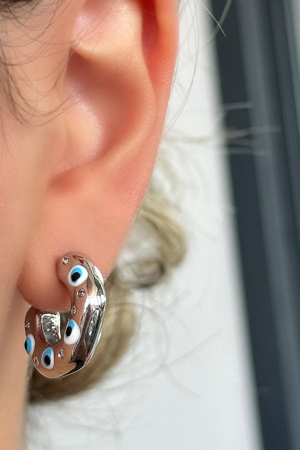 Gümüş Renk Nazar Boncuk Figürlü Halka Küpe (Çift)