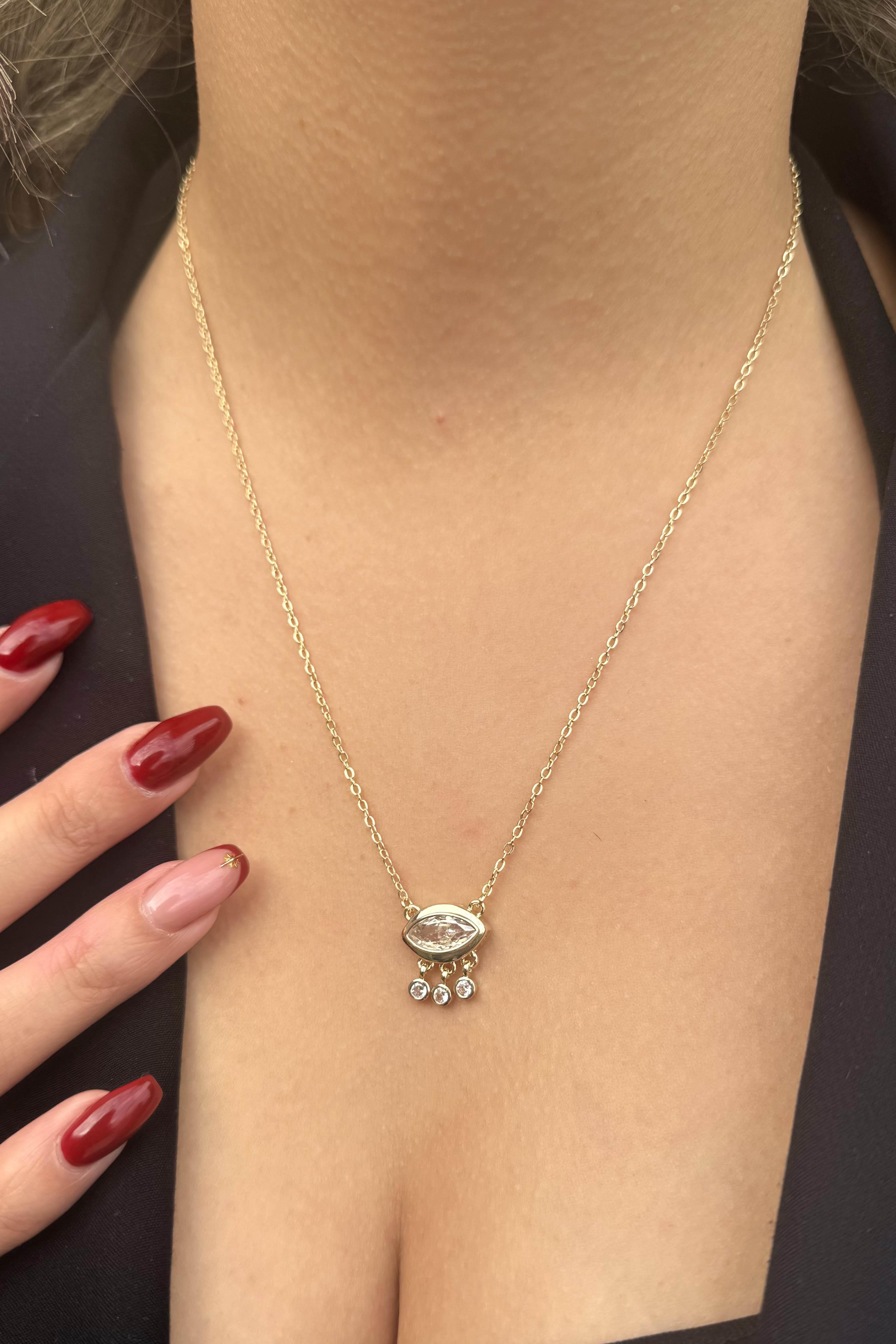 Altın Renk Göz Figürlü Taş Detaylı Altın Kaplama VİP Kolye