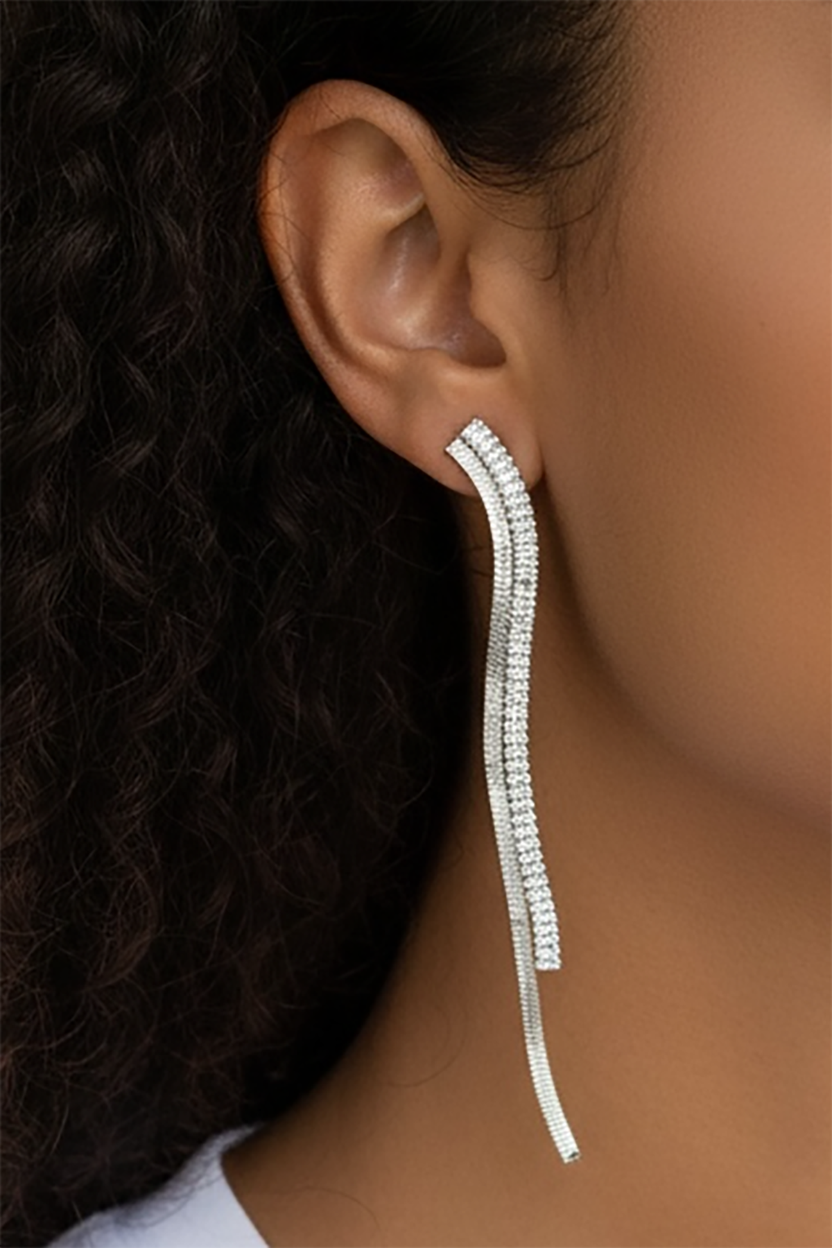 Gümüş Renk Taş Detaylı Sallantılı 14K Altın Kaplama Küpe (Çift)