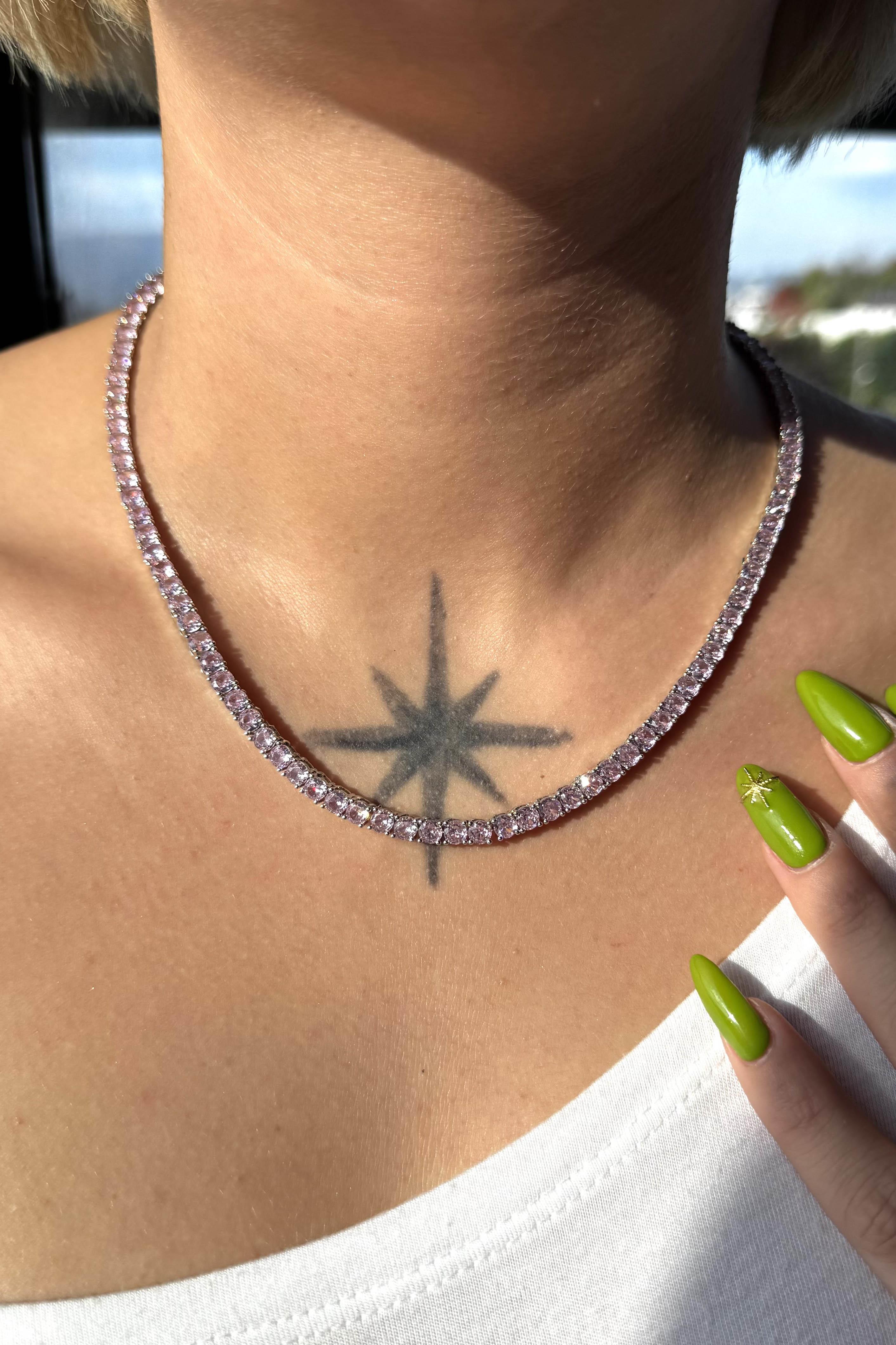 Gümüş Renk Pembe Taş Detaylı 14K Altın Kaplama VİP Kolye