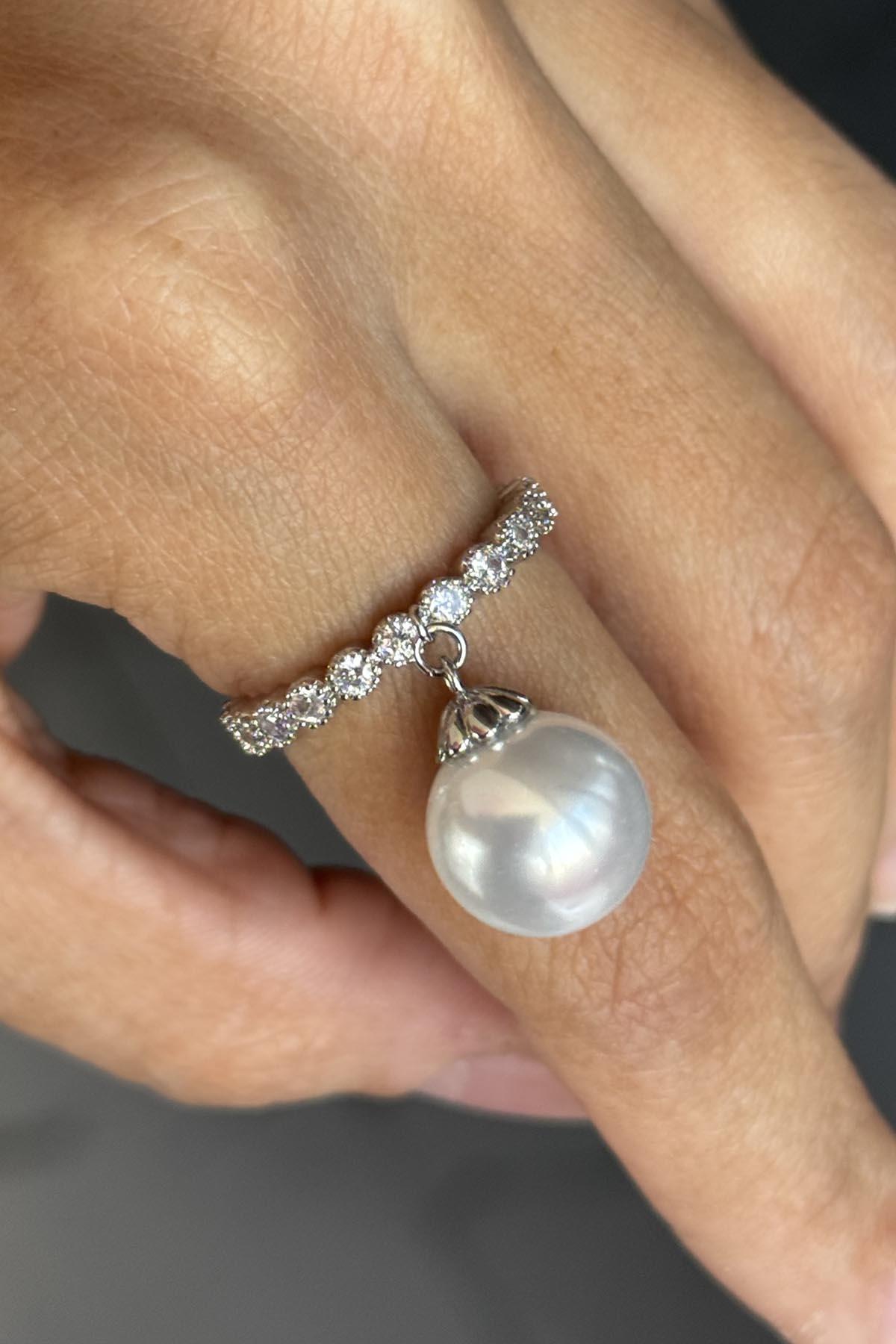 Gümüş Renk İnci Ve Taş Detaylı Ayarlanabilir Yüzük