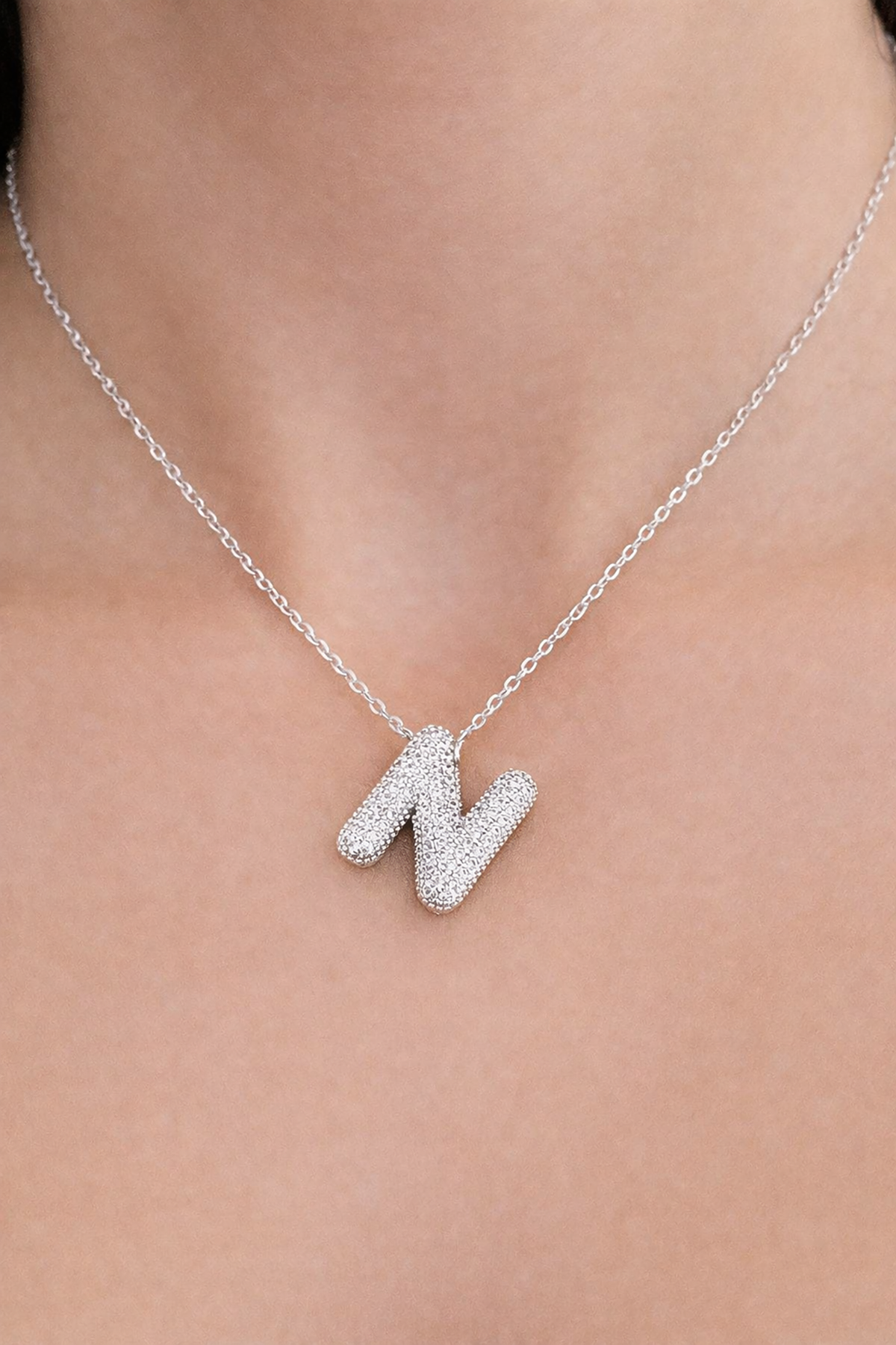 Gümüş Renk N Harf Taş Detaylı Çelik Kolye