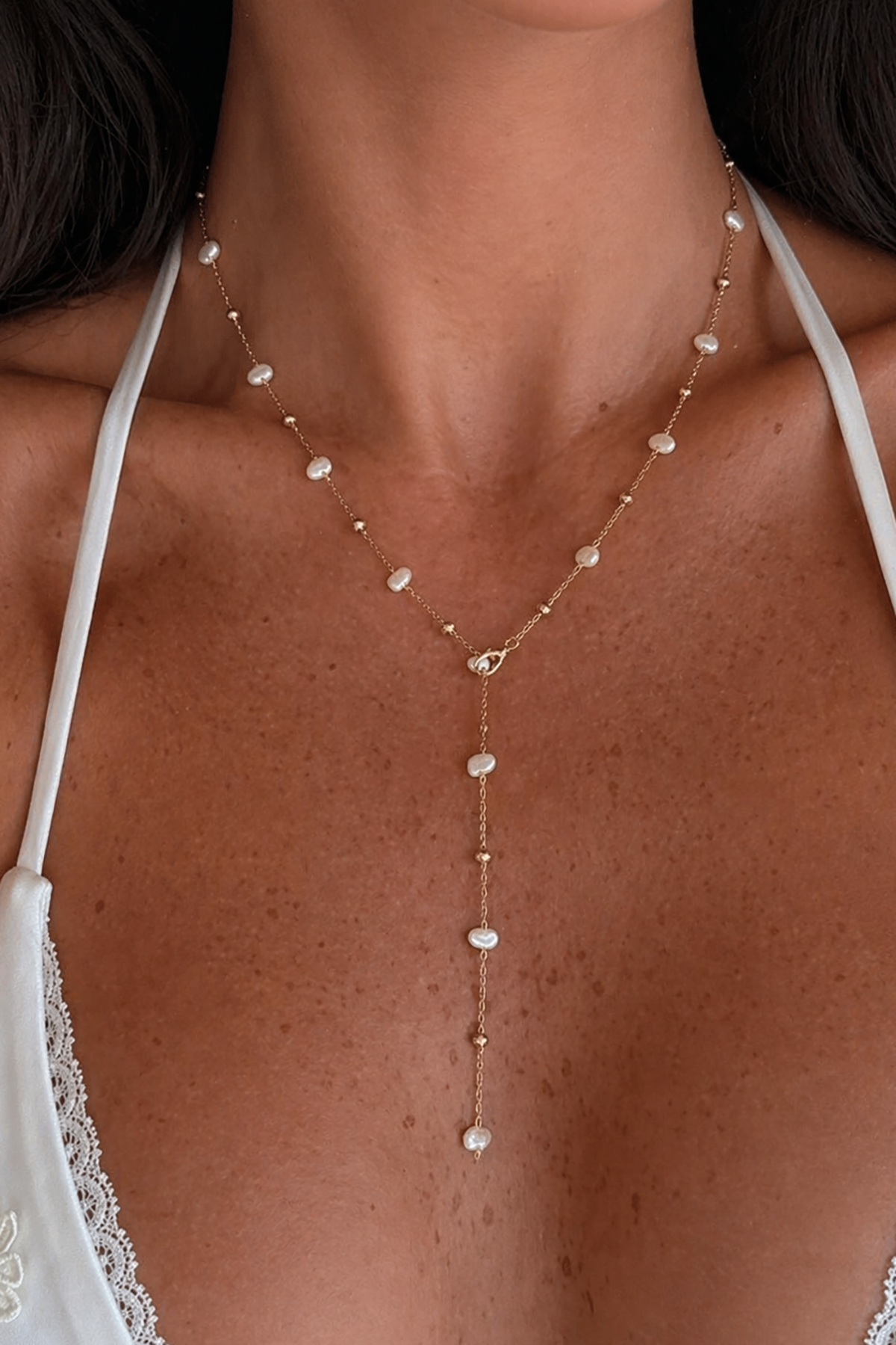 Altın Renk Taş Detaylı Çelik Kolye