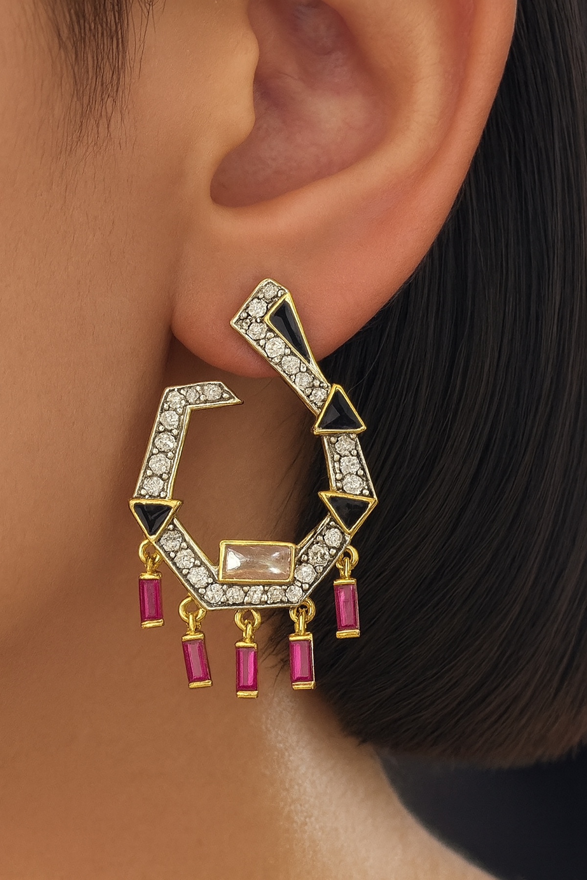 Altın Renk Taş Detaylı Küpe (Çift)