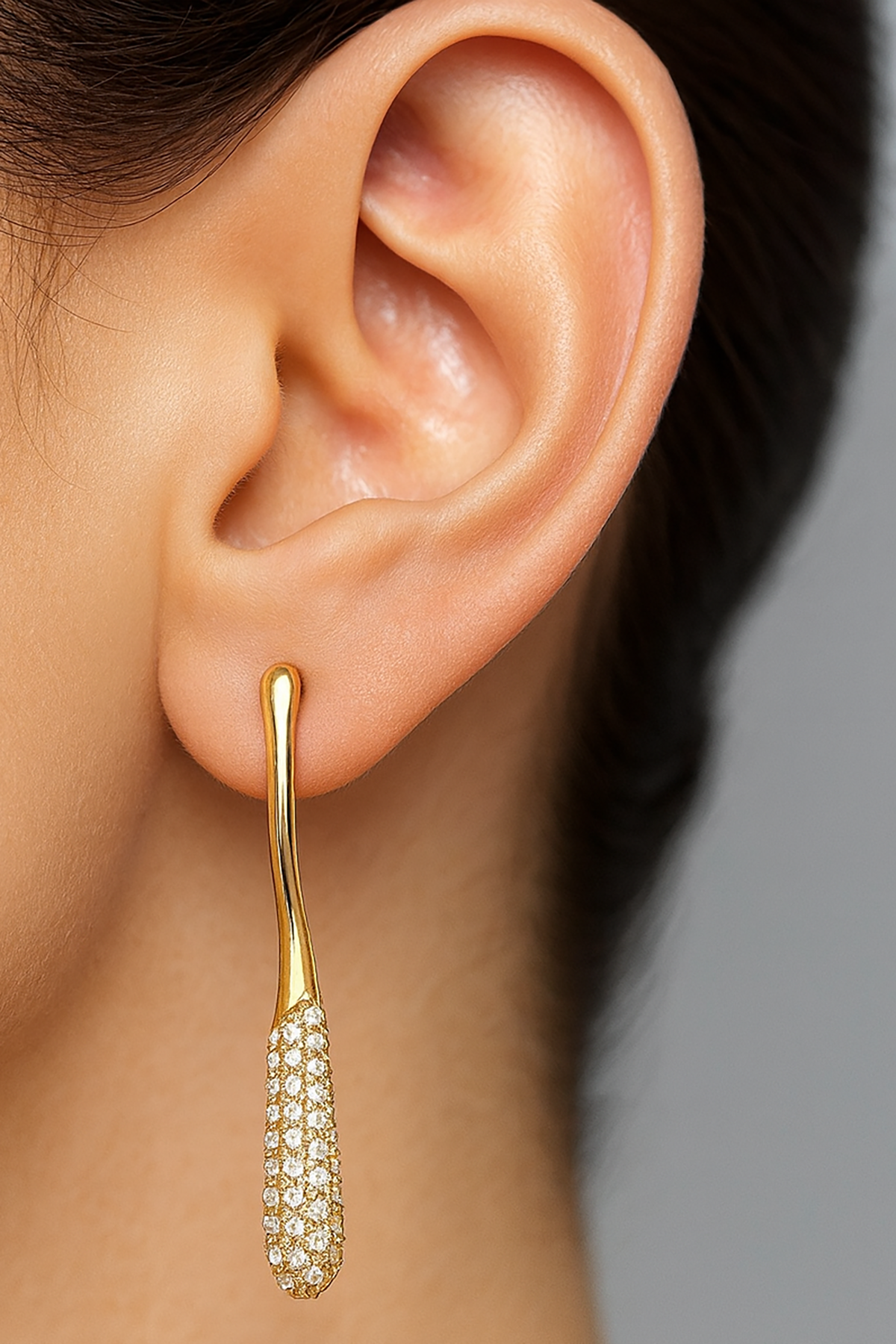 Altın Renk Taş Detaylı Küpe (Çift)