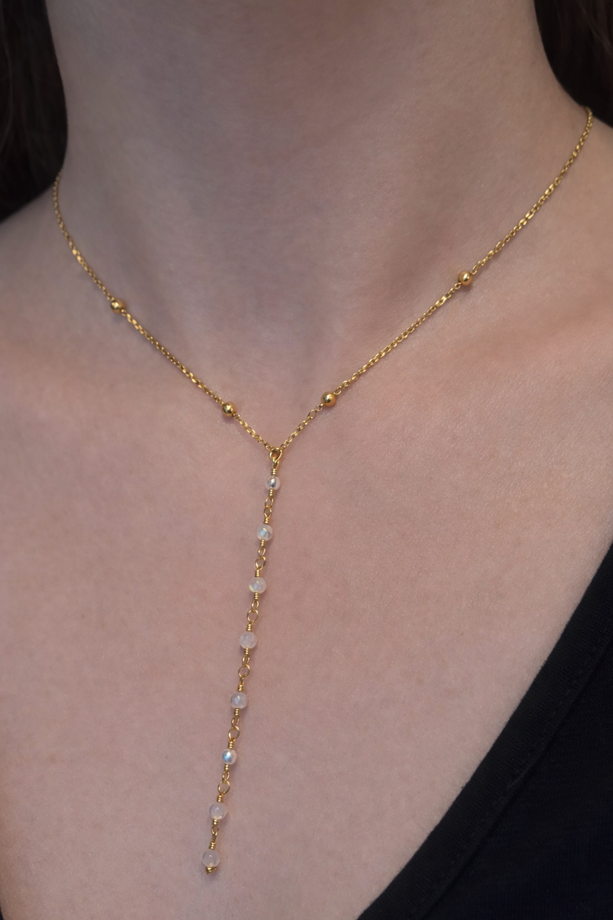 Altın Renk Taş Detaylı Çelik Y Kolye