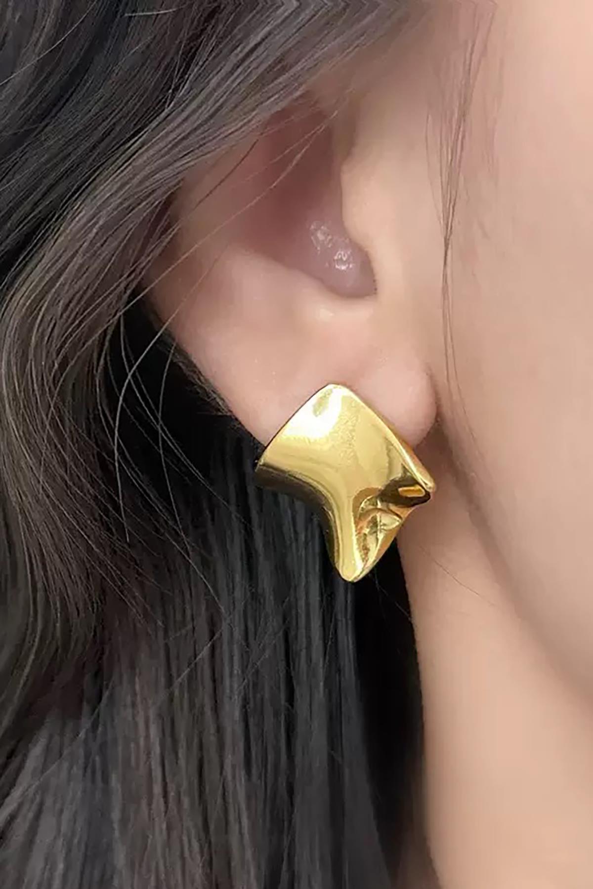 Altın Renk Çelik Küpe (Çift)