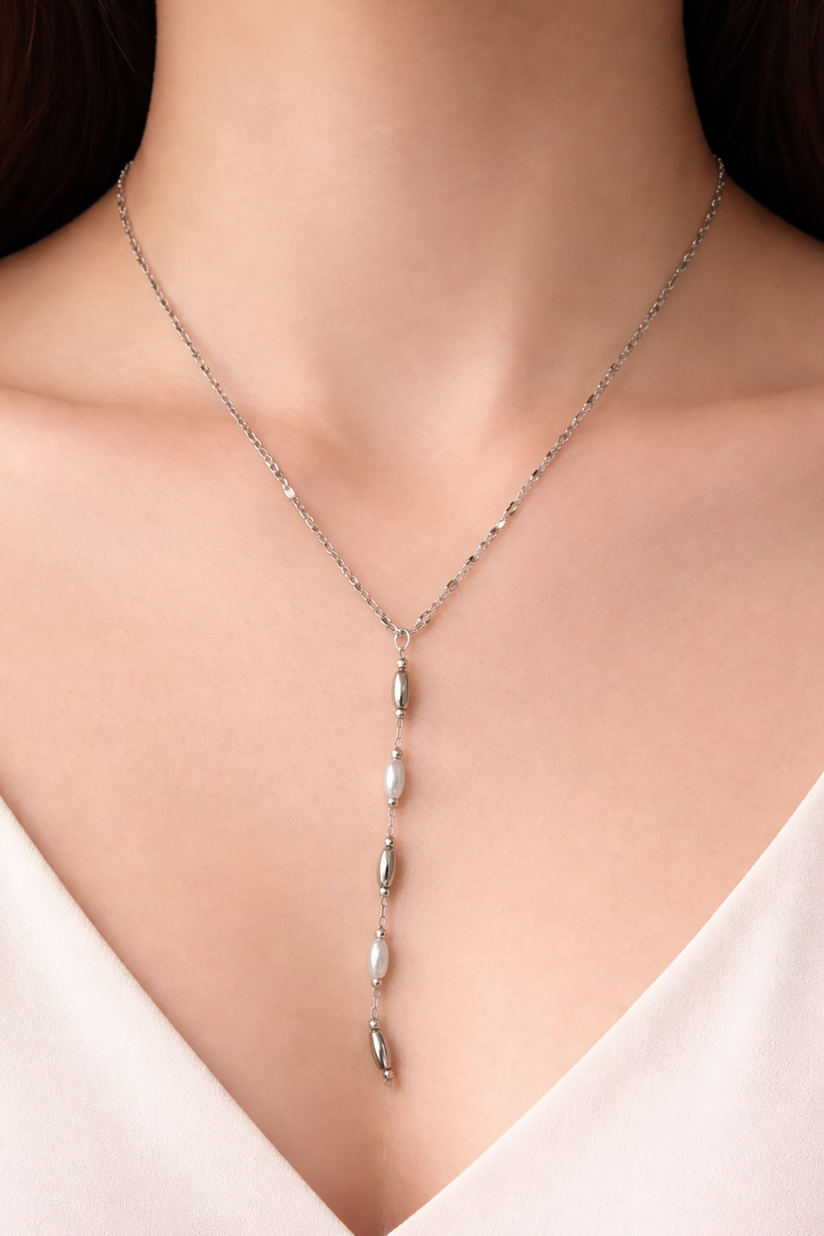 Gümüş Renk İnci Detaylı Çelik Y Kolye