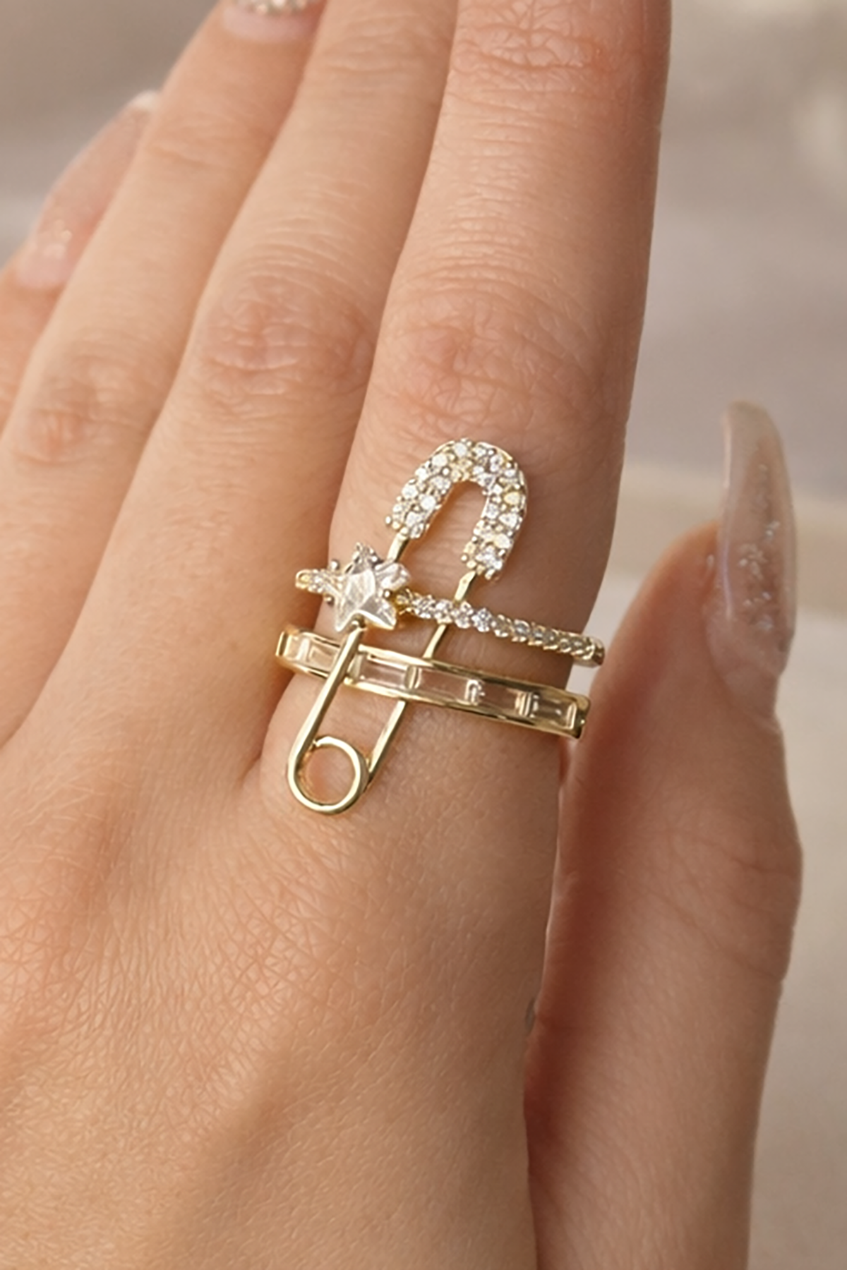 Altın Renk Kilitli İğne Figürlü Ayarlanabilir Yüzük