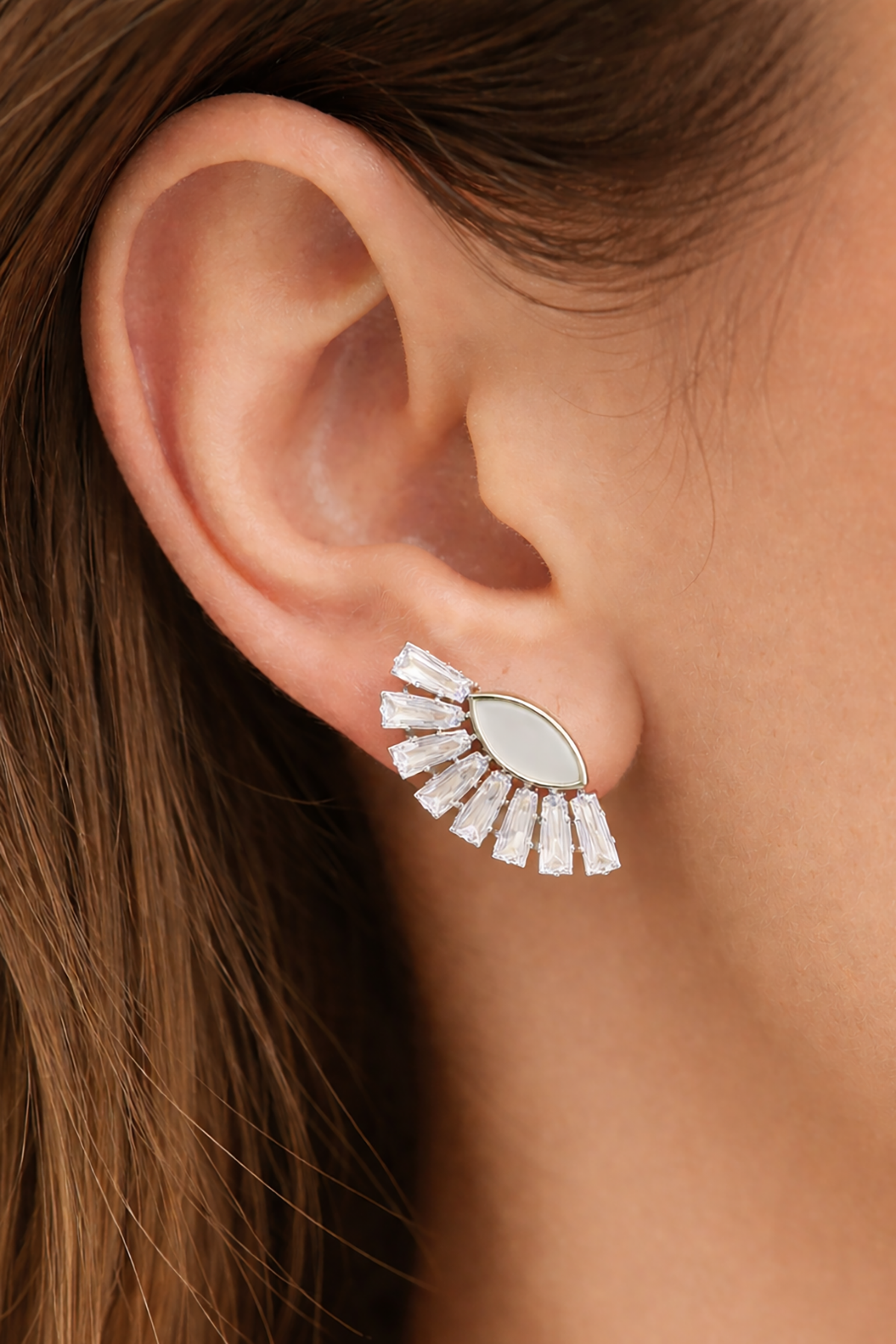 Gümüş Renk Taş Detaylı Küpe (Çift)