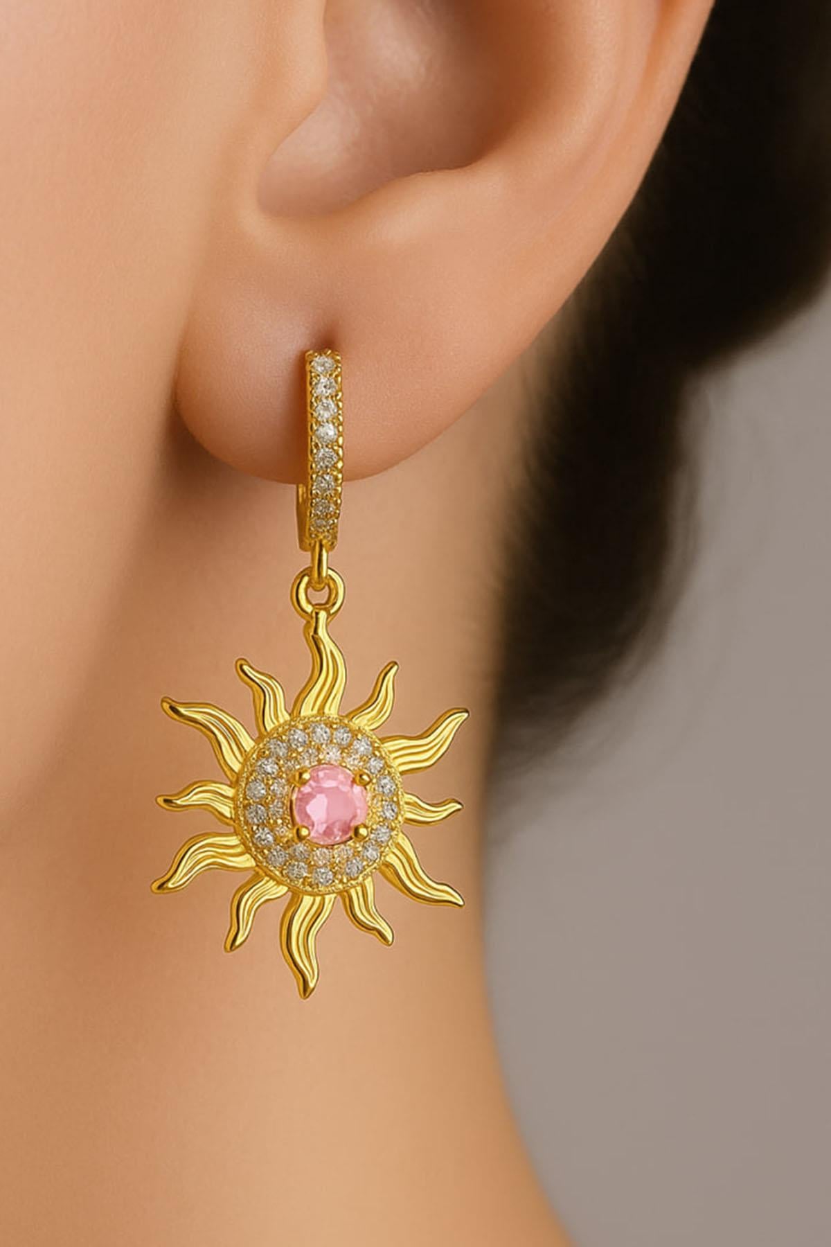 Altın Renk Güneş Figürlü Çelik Küpe (Çift)