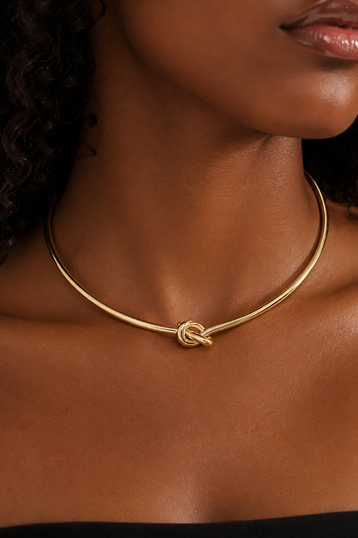 Altın Renk Düğüm Detaylı Choker Kolye