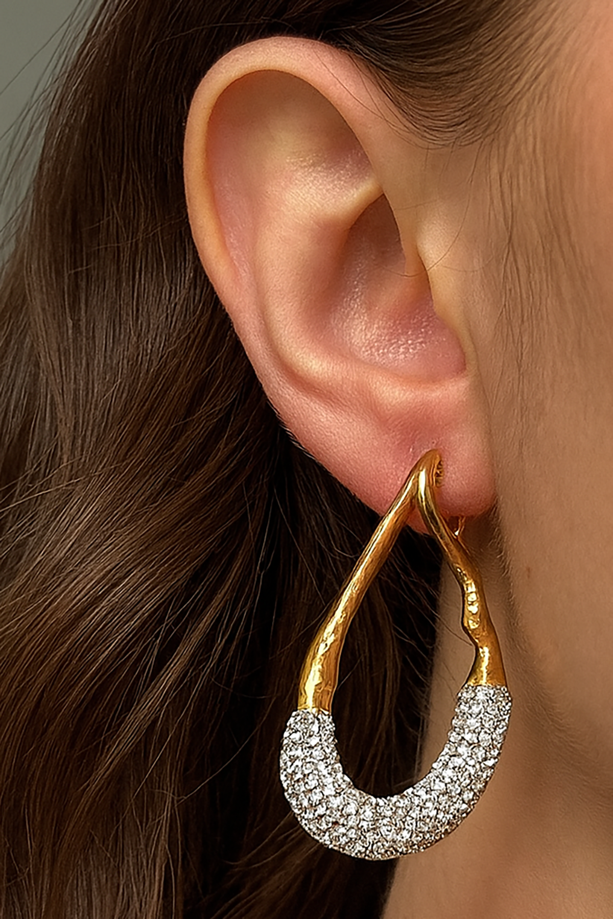 Altın Renk Taş Detaylı Küpe (Çift)