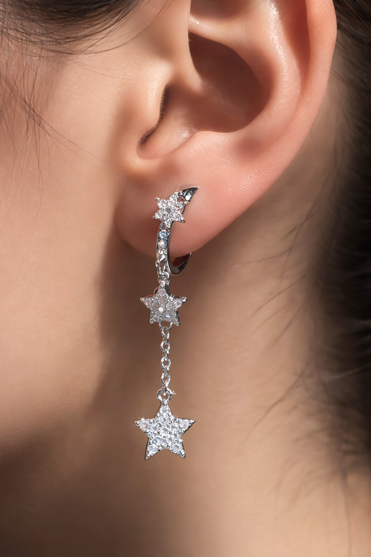 Gümüş Renk Yıldız Figürlü Sallantılı Küpe (Çift)