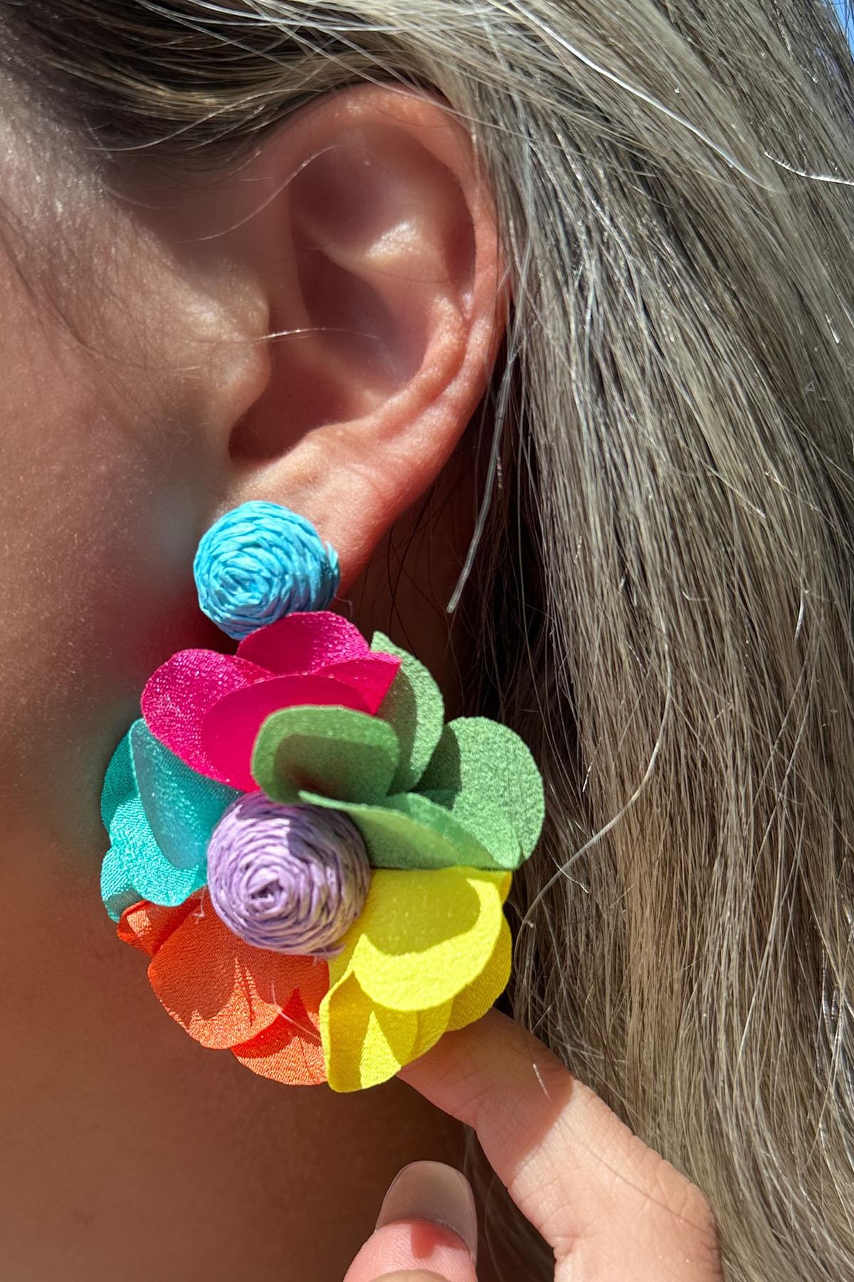 Karışık Renk Çiçek Figürlü Küpe (Çift)