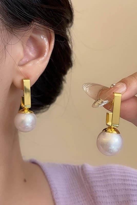 Altın Renk İnci Detaylı Çelik Küpe (Çift)