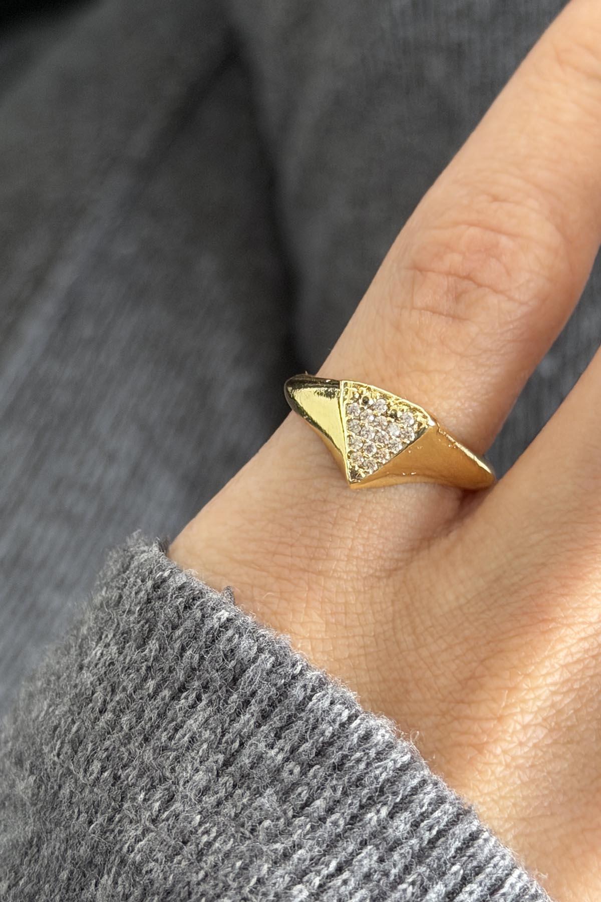 Altın Renk Üçgen Figürlü Taşlı Serçe Parmak Yüzük (Ayarlanabilir)