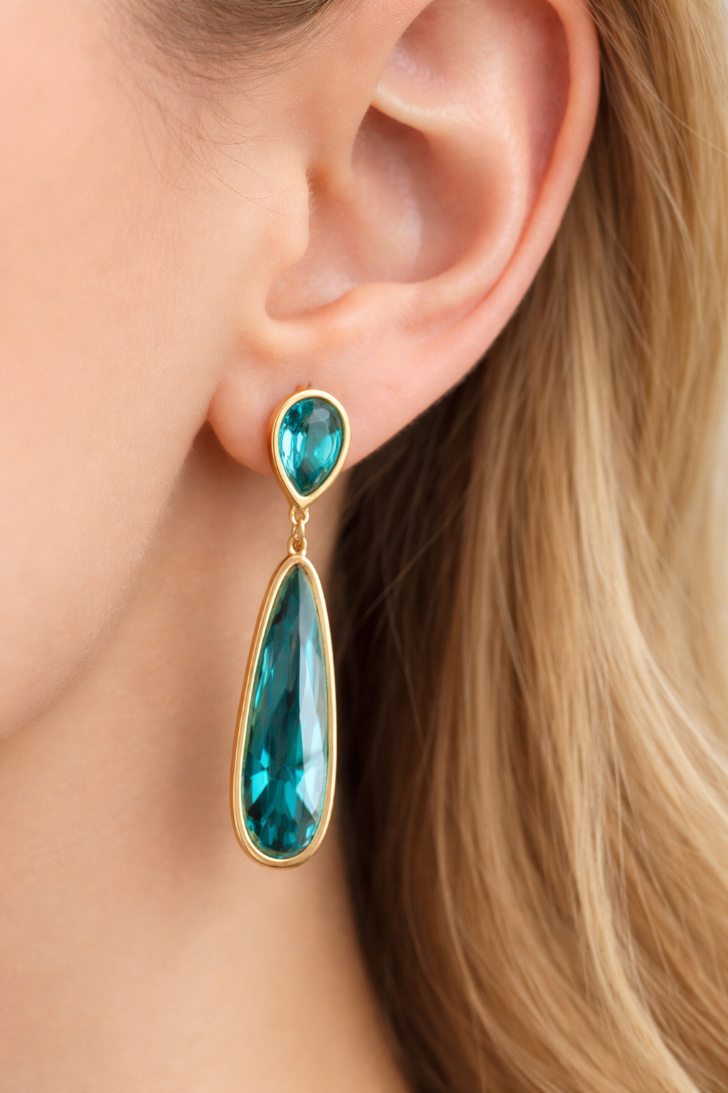 Altın Renk Mavi Taş Detaylı Çelik Küpe (Çift)