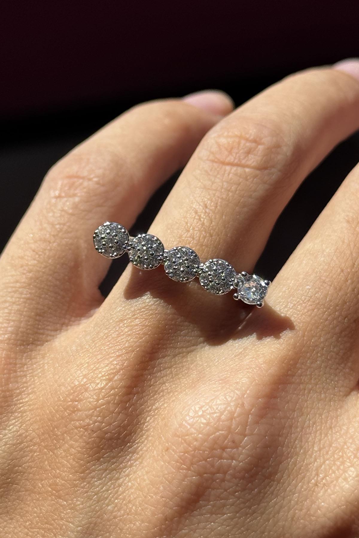 Gümüş Renk Taş Detaylı Ayarlanabilir Yüzük