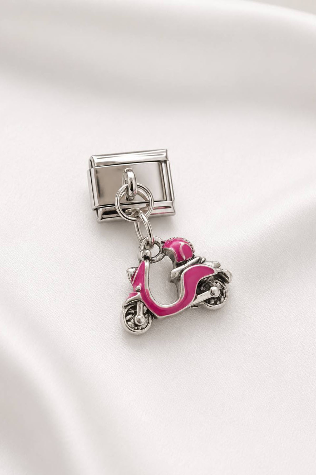 Gümüş Renk Motor Figürlü Taş Detaylı  Çelik Nomination Charm (Tek)