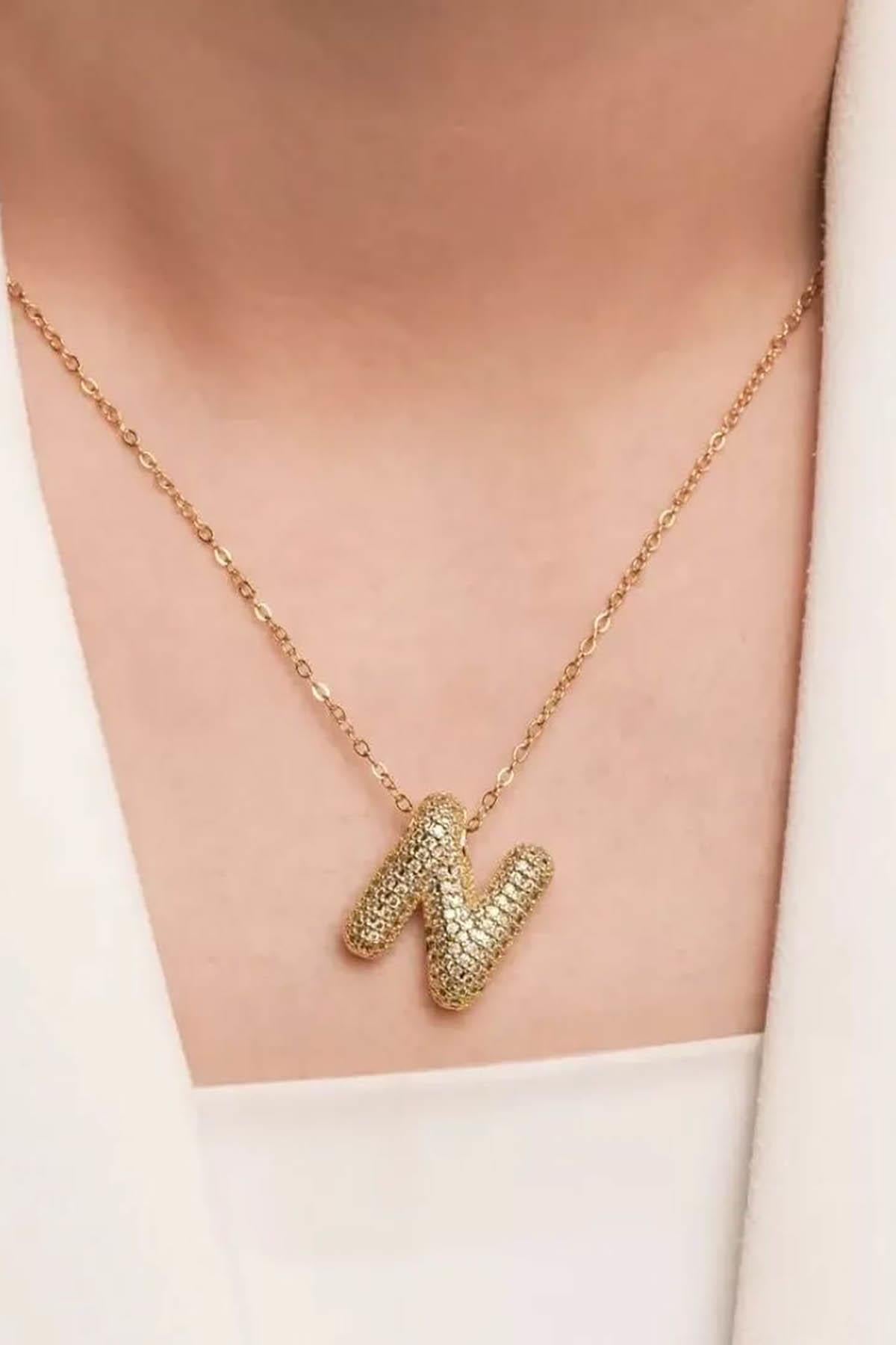 Altın Renk N Harf Taş Detaylı Çelik Kolye