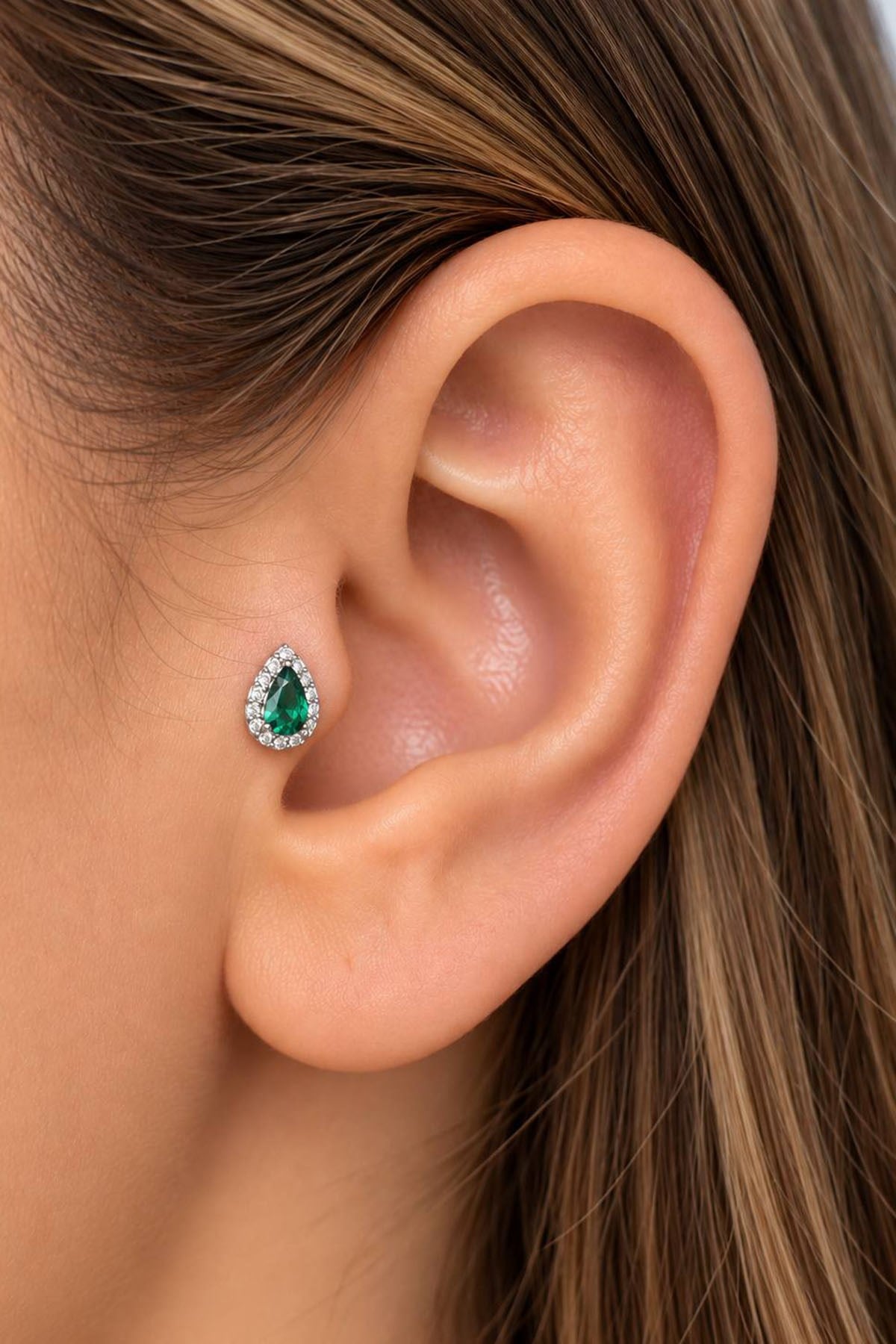 Gümüş Renk Taşlı Cerrahi Çelik Tragus/Kıkırdak Küpe/Piercing (Tek)