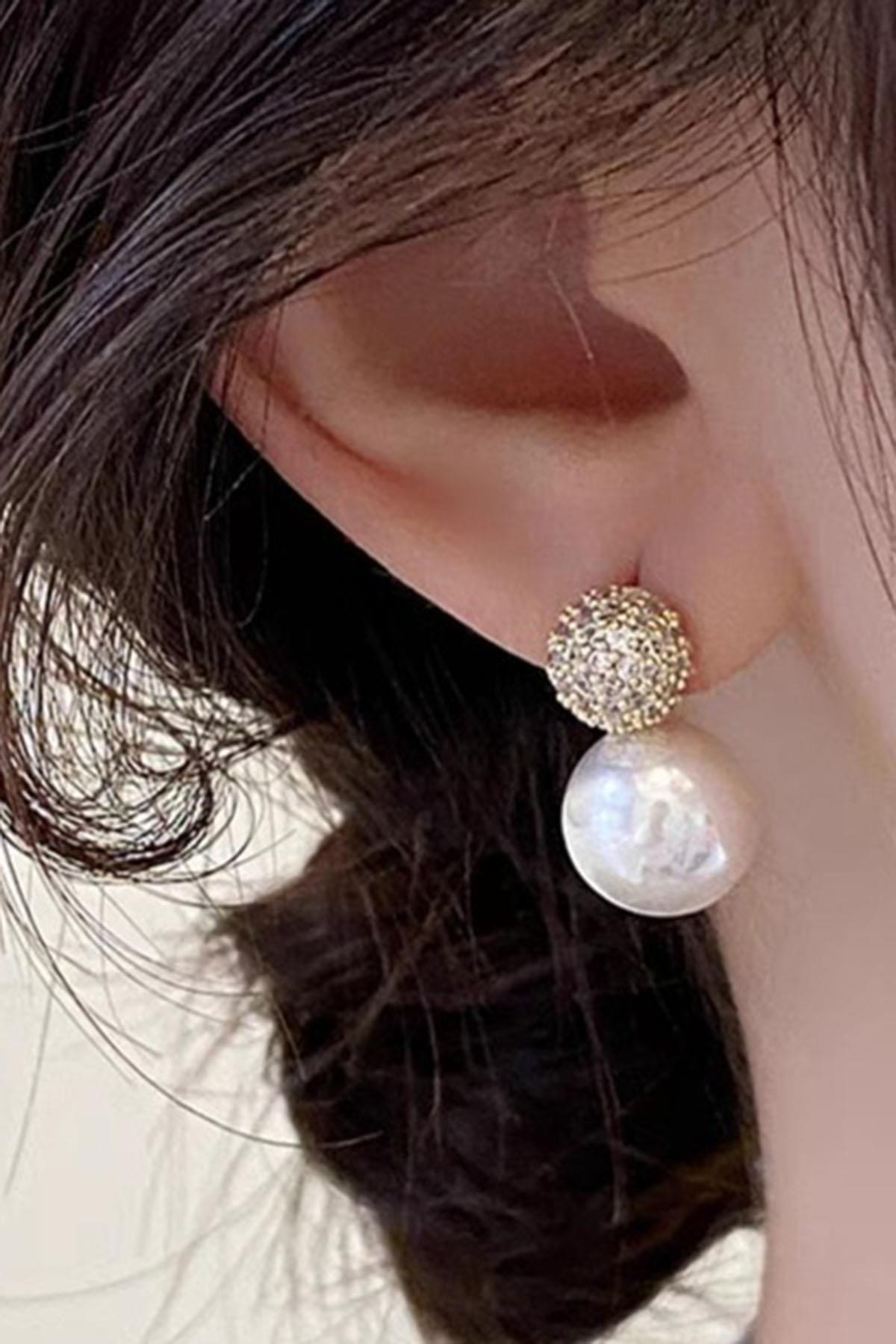 Altın Renk İnci Ve Taş Detaylı Küpe (Çift)