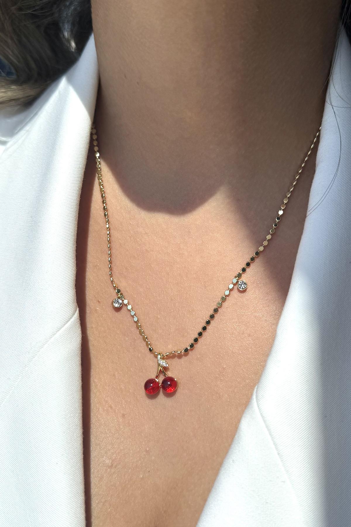 Altın Renk Kiraz Figürlü Taş Detaylı Ezme Pul Kolye