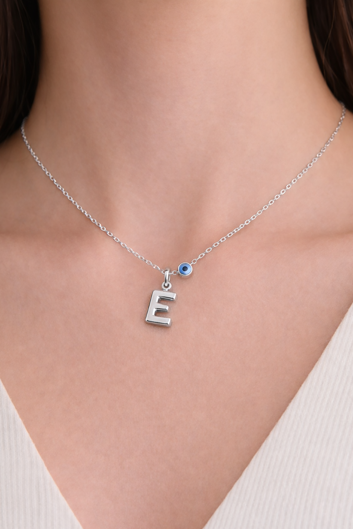 Gümüş Renk E Harf Çelik Kolye