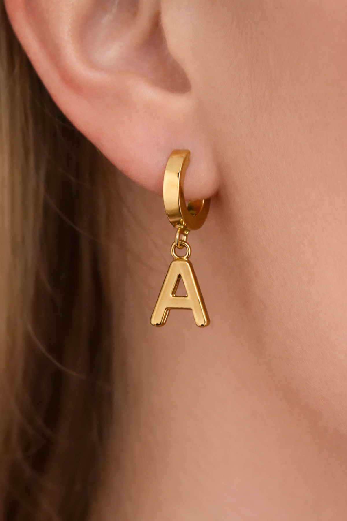 Altın Renk A Harf Çelik Küpe (Çift)