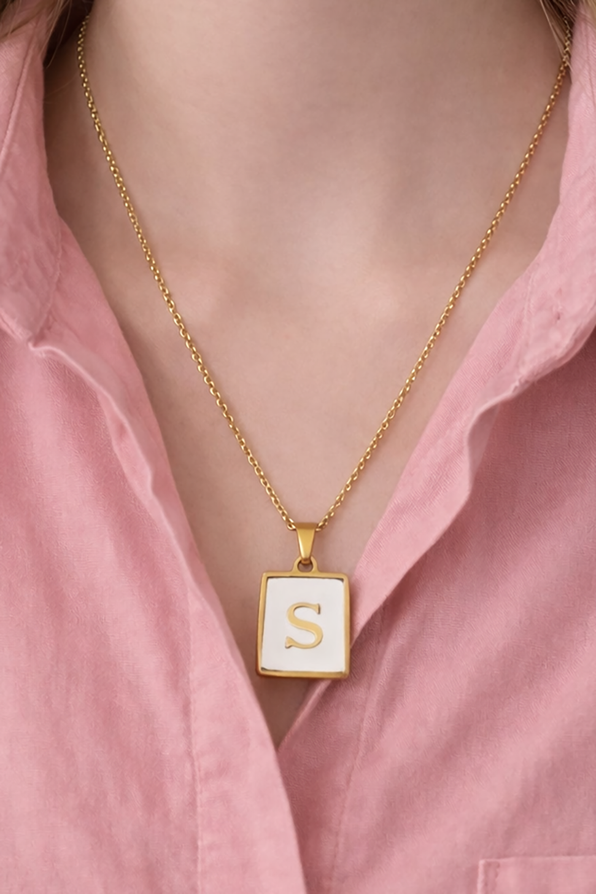 Altın Renk S Harf Çelik Kolye
