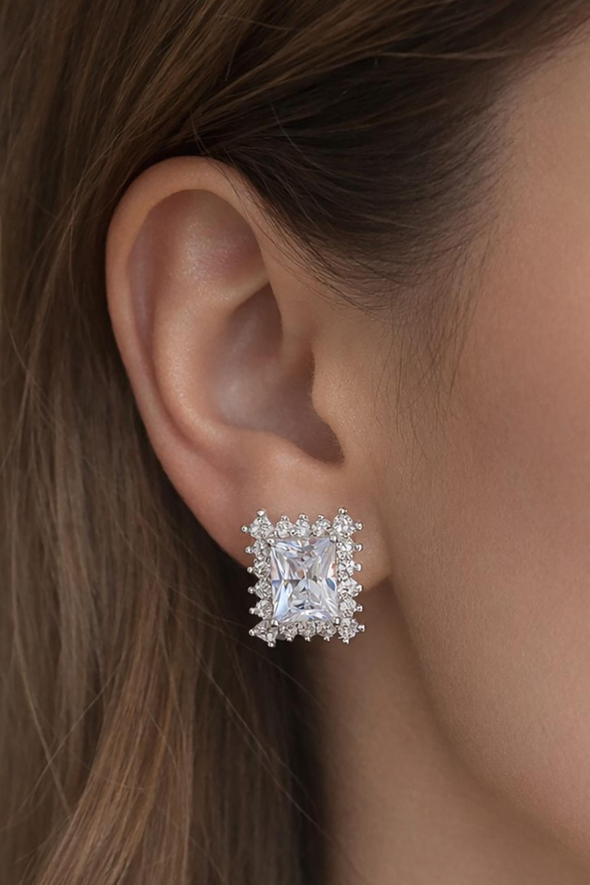 Gümüş Renk Taş Detaylı Çelik Xupıng VİP Küpe