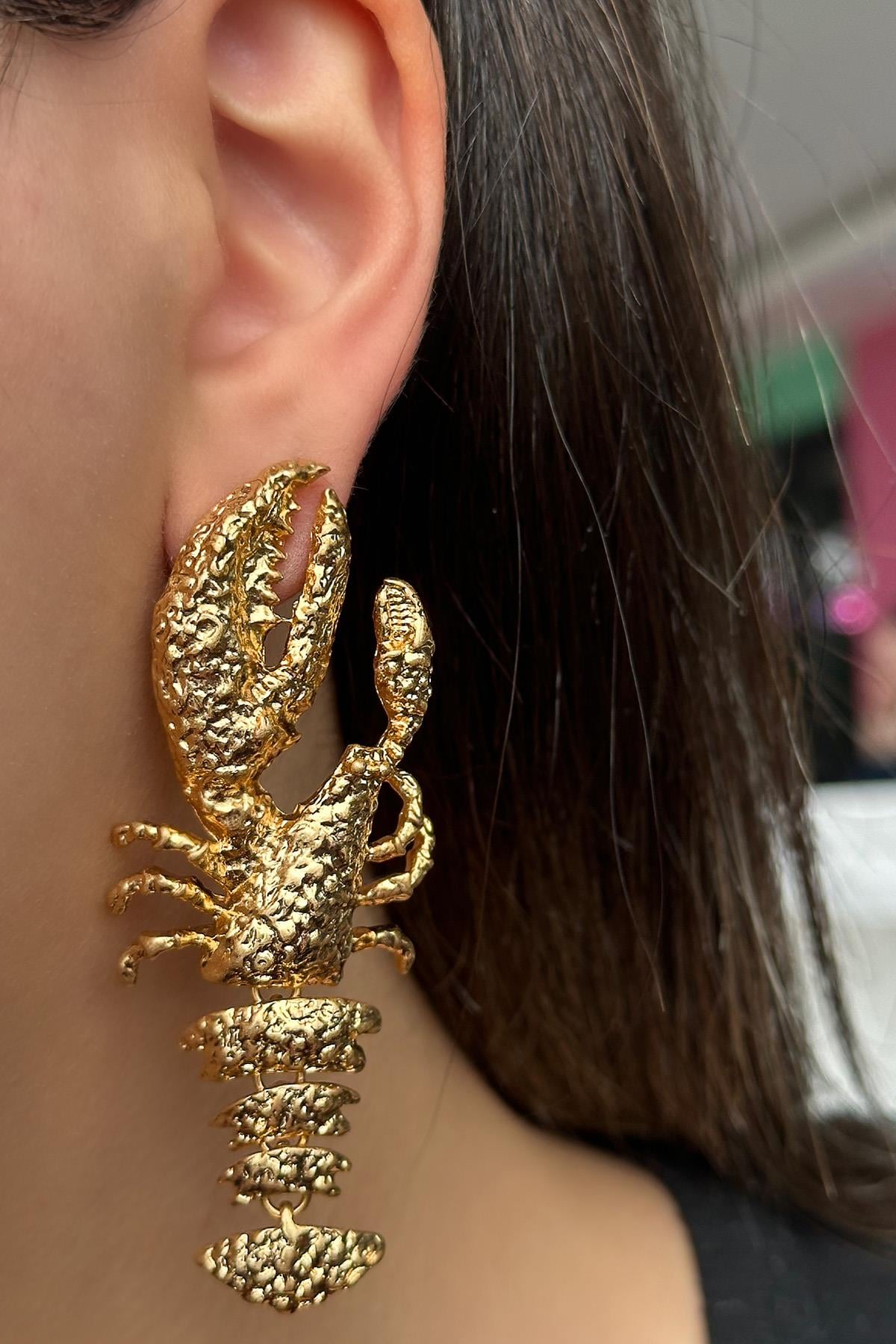 Altın Renk Akrep Figürlü Tasarım Küpe (Çift)