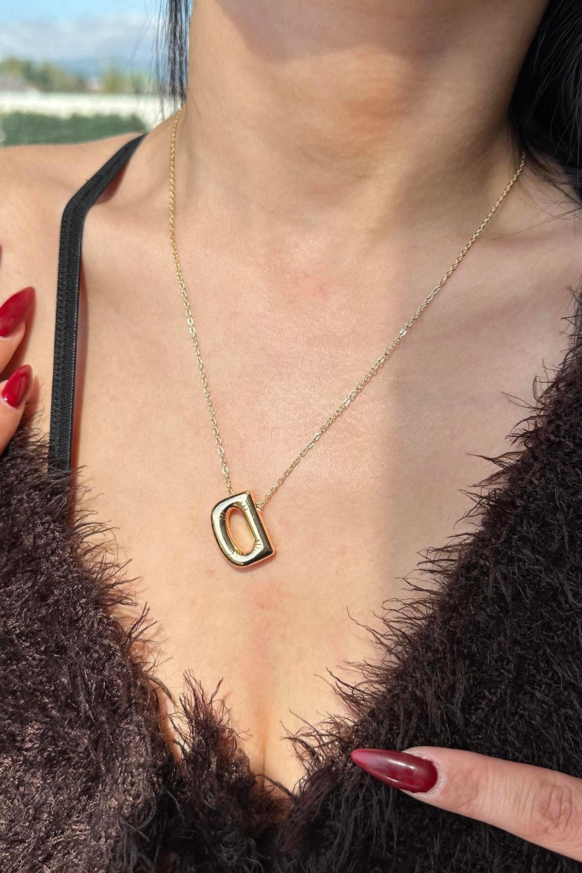 Altın Renk D Harf Balon Kolye