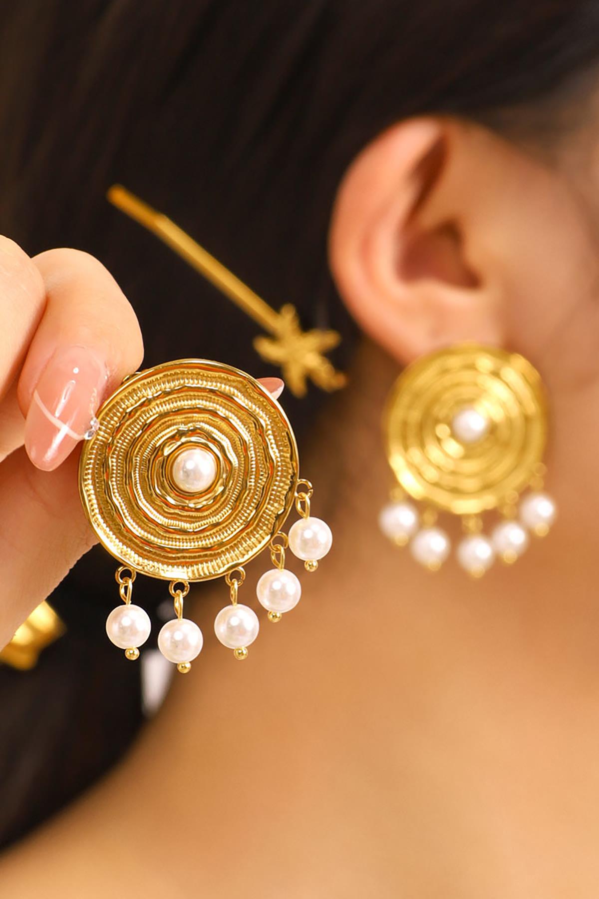 Altın Renk İnci Detaylı Çelik Küpe (Çift)