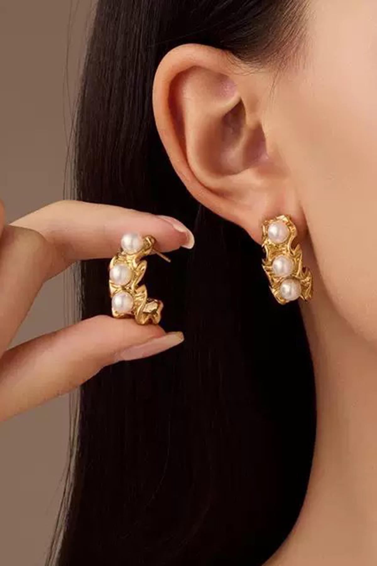 Altın Renk İnci Detaylı Küpe (Çift)